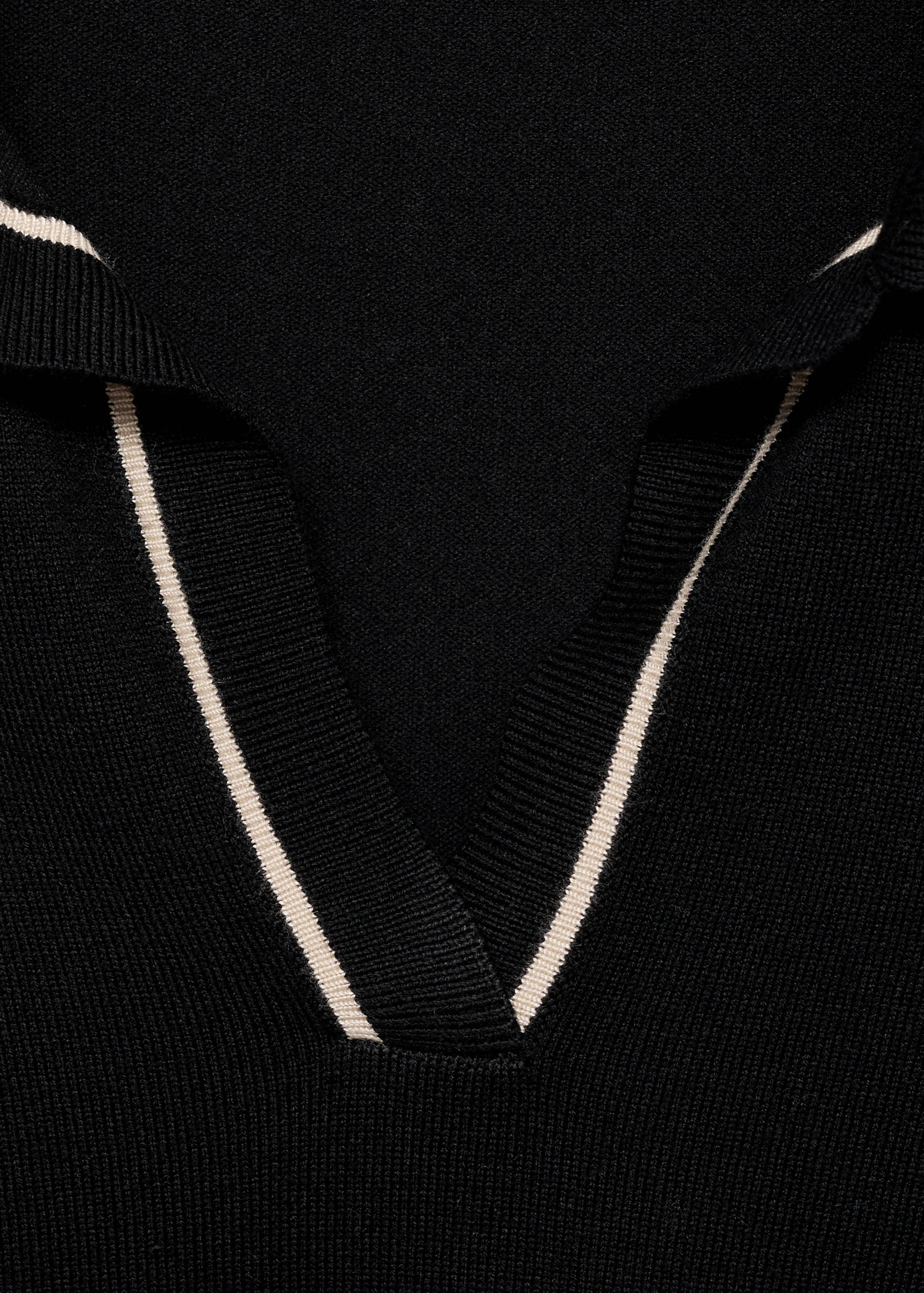 Sweater with contrasting lapels and trims - Details of the article 8