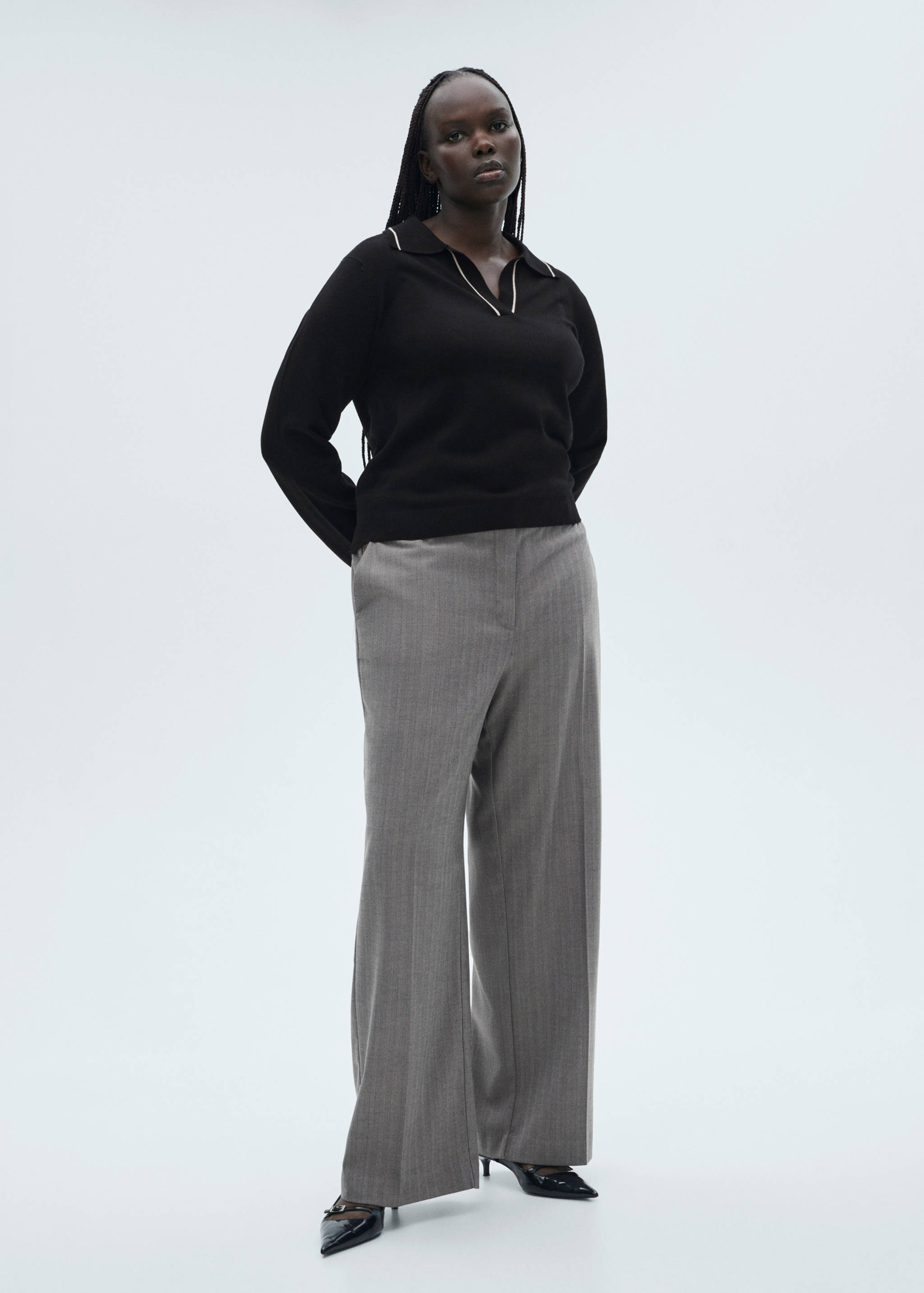 Sweater with contrasting lapels and trims - Details of the article 3