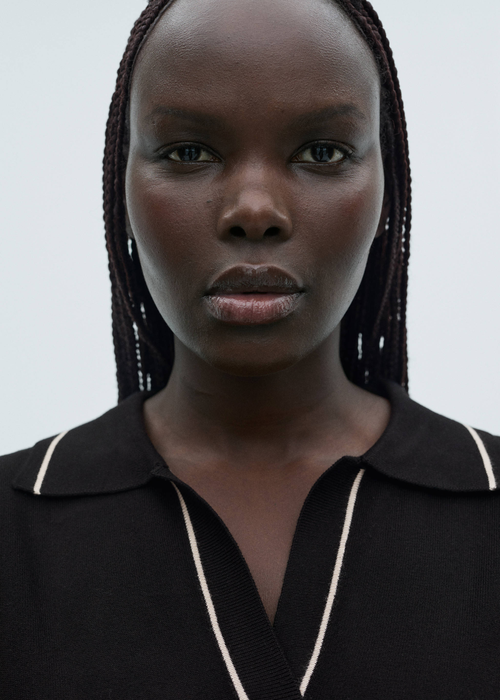 Sweater with contrasting lapels and trims - Details of the article 4