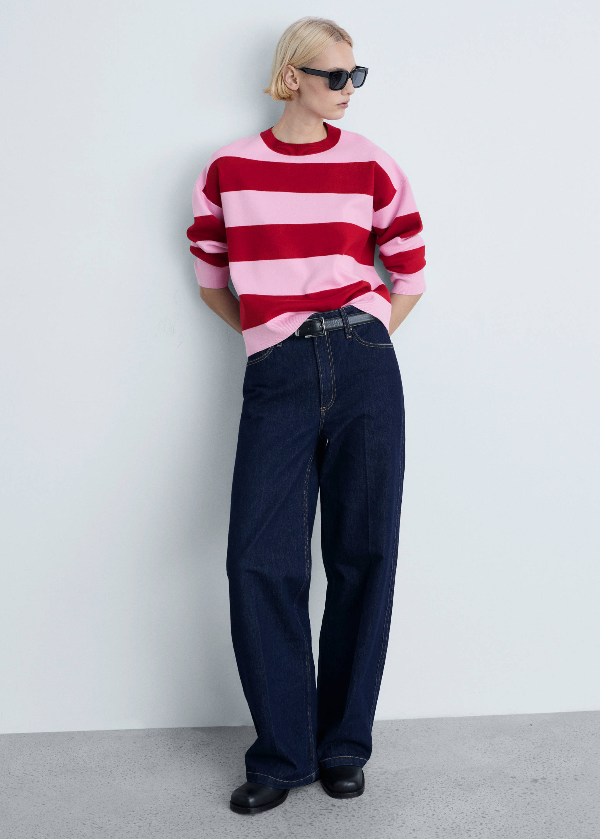 Round-neck striped sweater - General plane