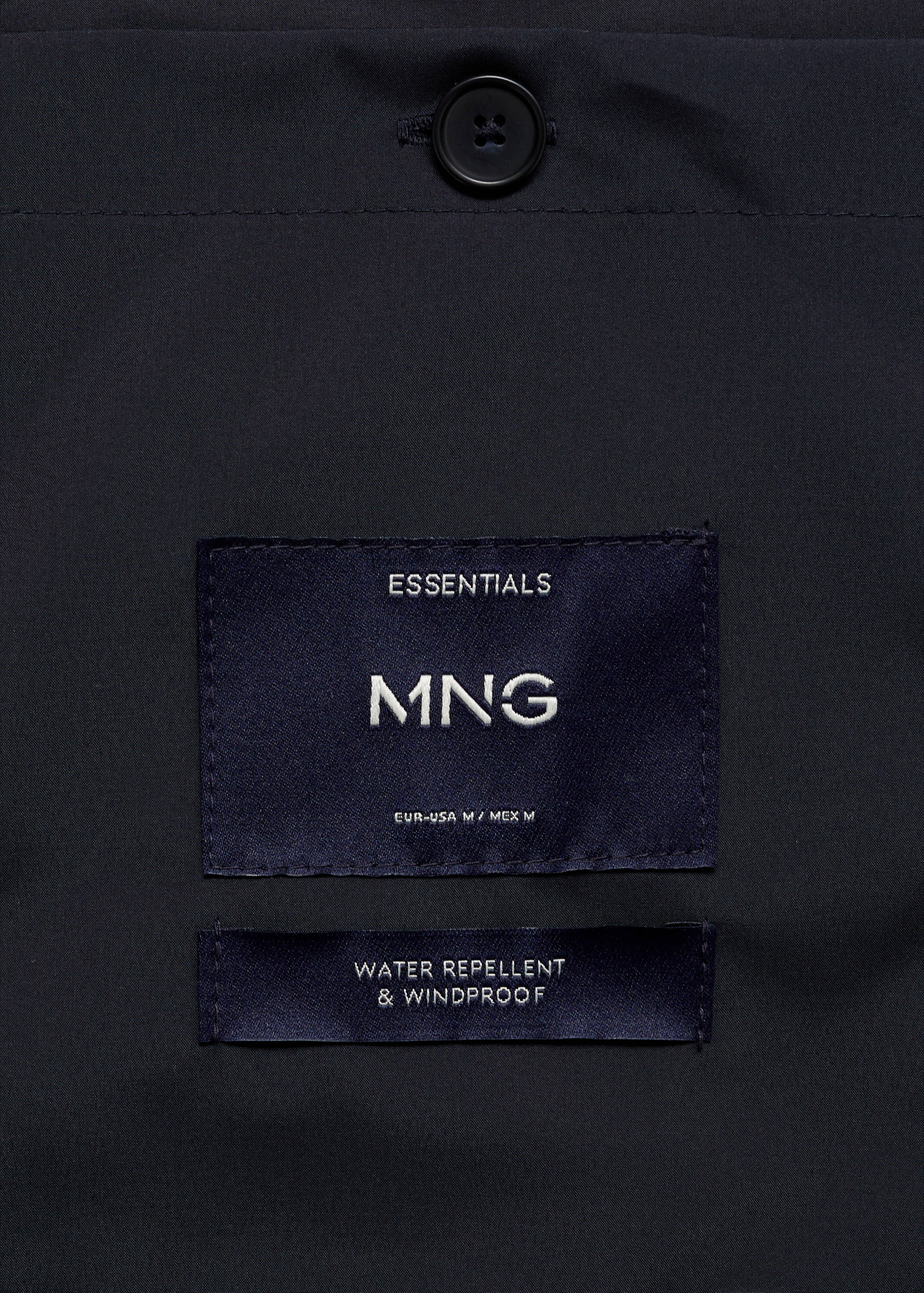 Water-repellent bomber jacket with pockets - Details of the article 0