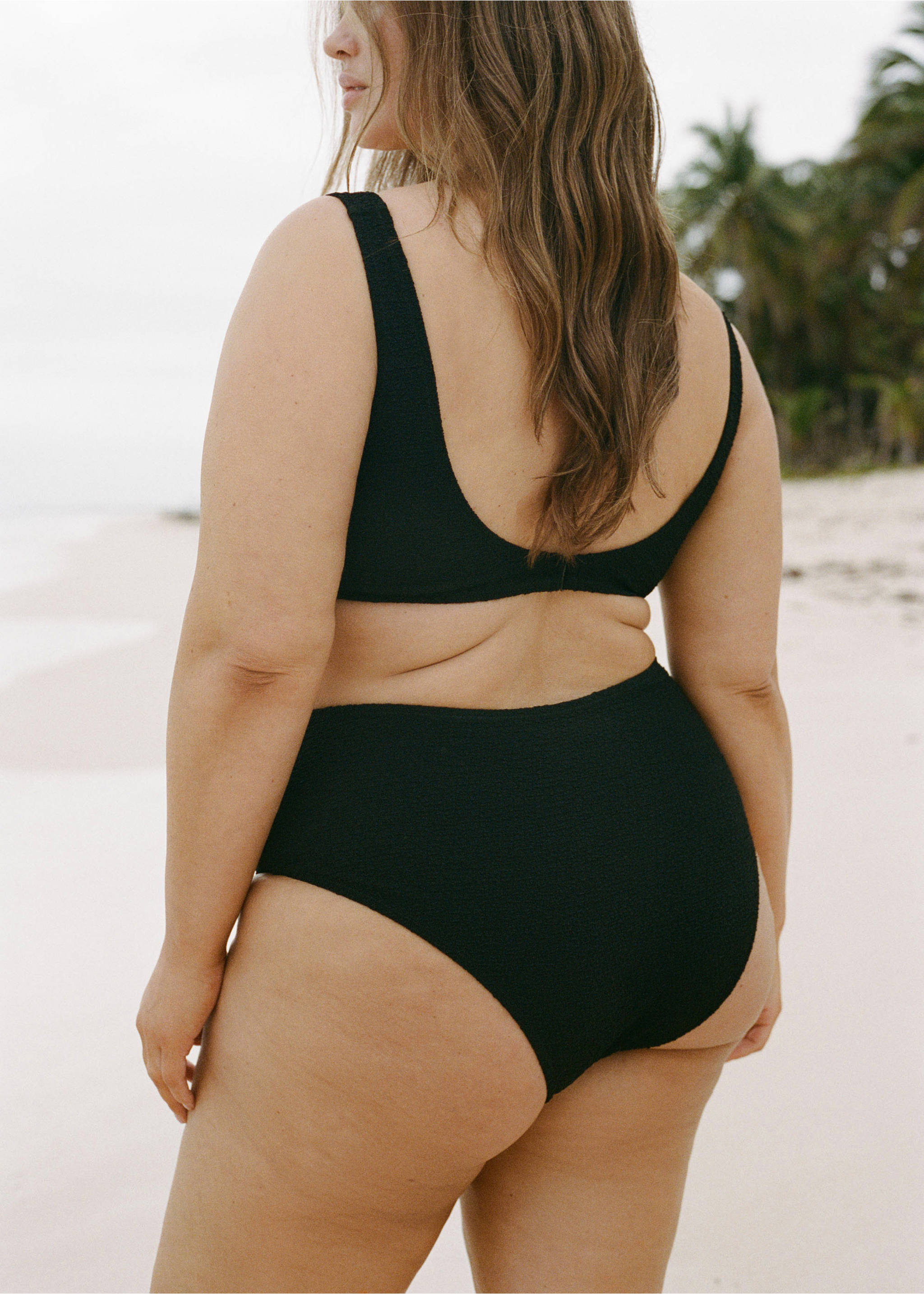 High-waisted towel-effect bikini bottom - Details of the article 4, Black. Ref: 87024397-00.