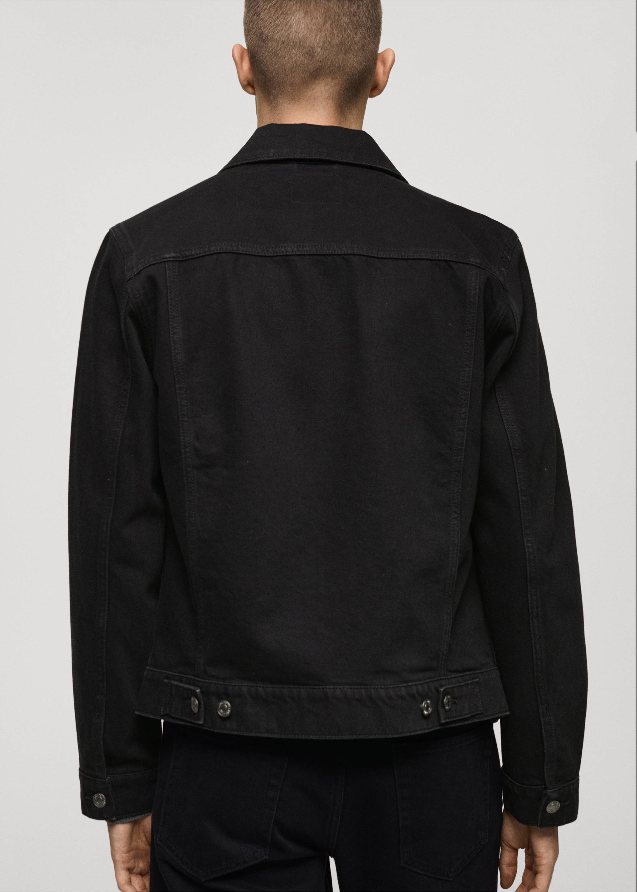 Denim jacket pockets - Reverse of the article, Black denim. Ref: 87024398-00.