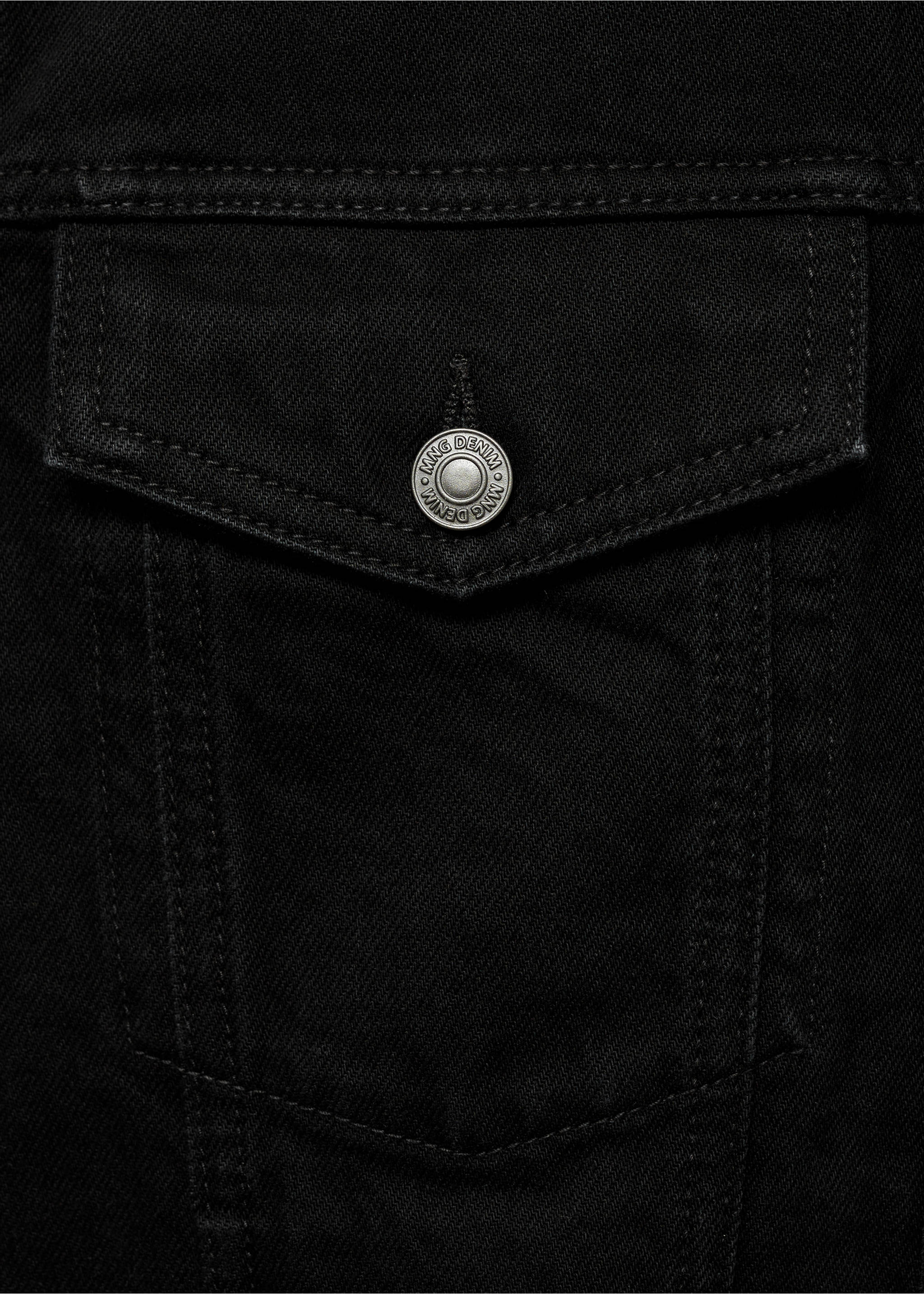 Denim jacket pockets - Details of the article 8, Black denim. Ref: 87024398-00.