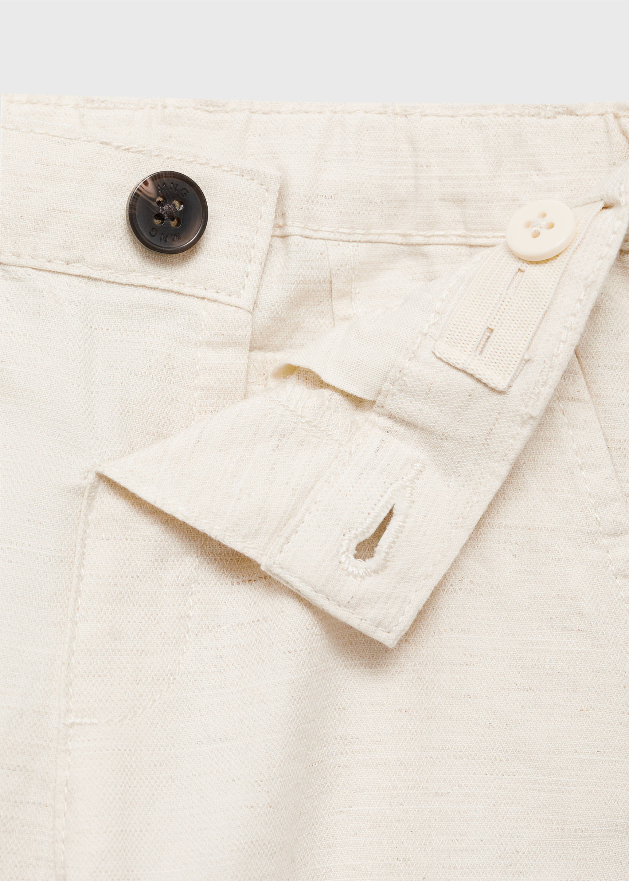 Contrast waistband chinos - Details of the article 8, Beige. Ref: 87024405-00.