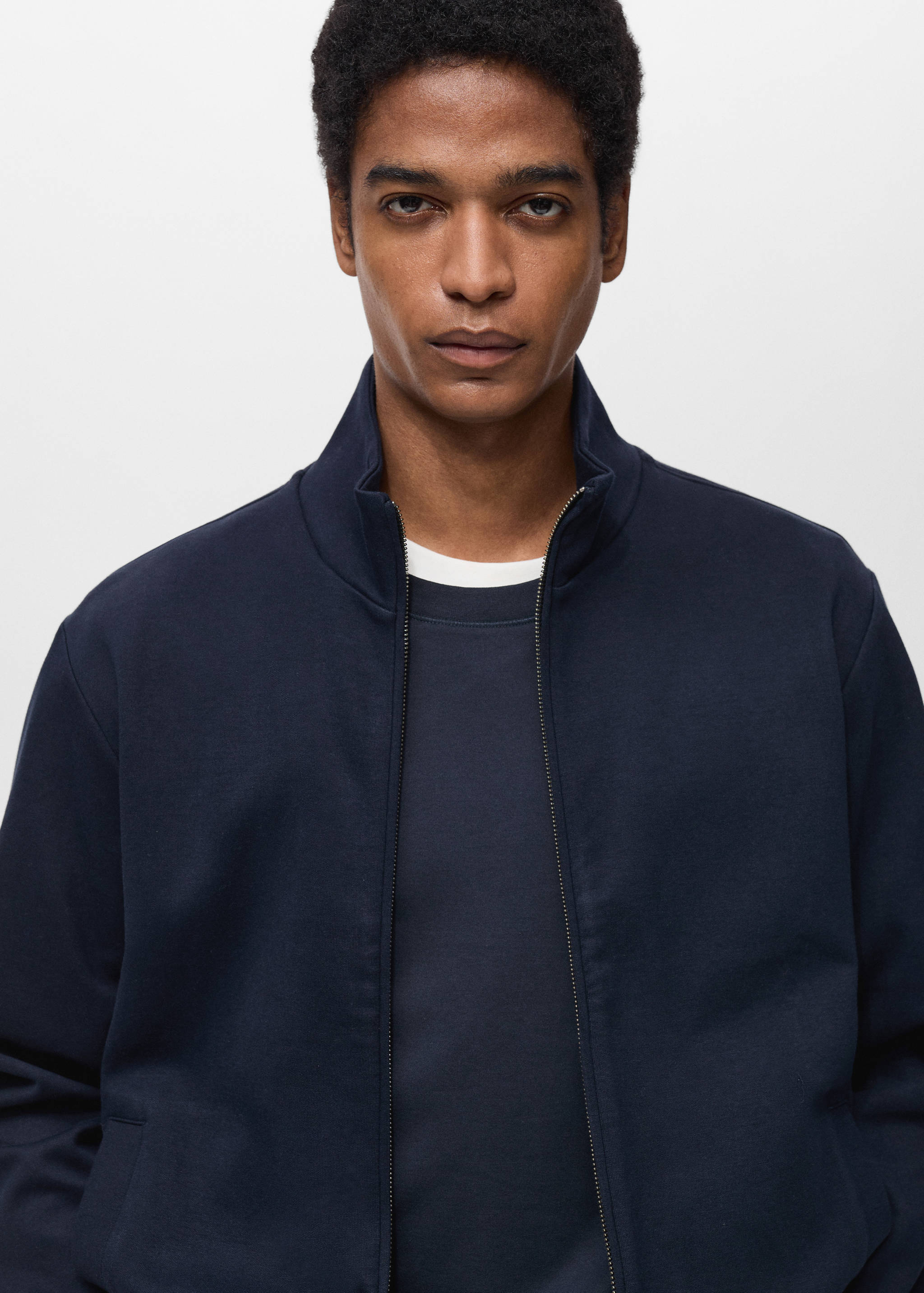 Cotton perkins-neck sweatshirt with zipper - Details of the article 1
