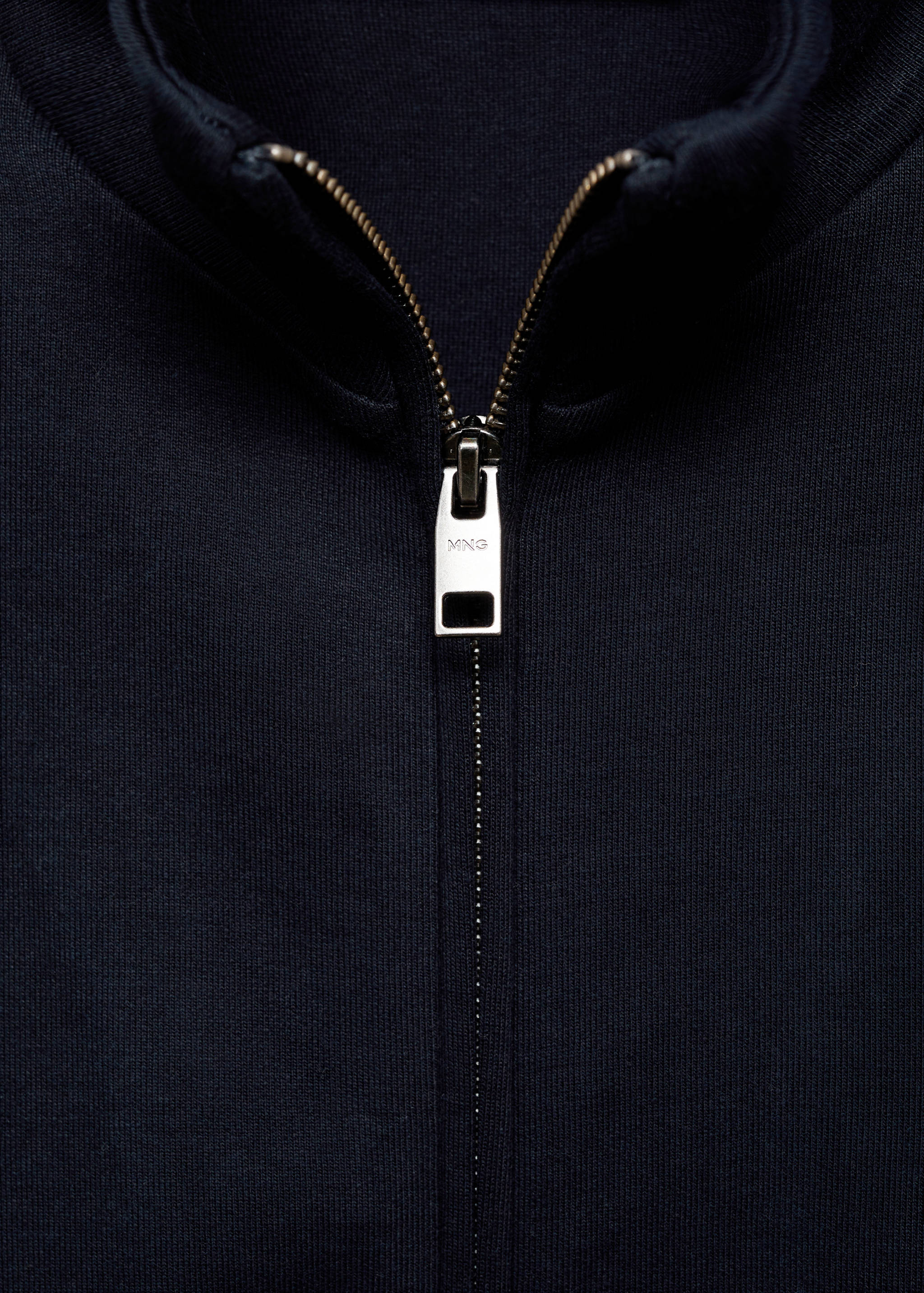 Cotton perkins-neck sweatshirt with zipper - Details of the article 8