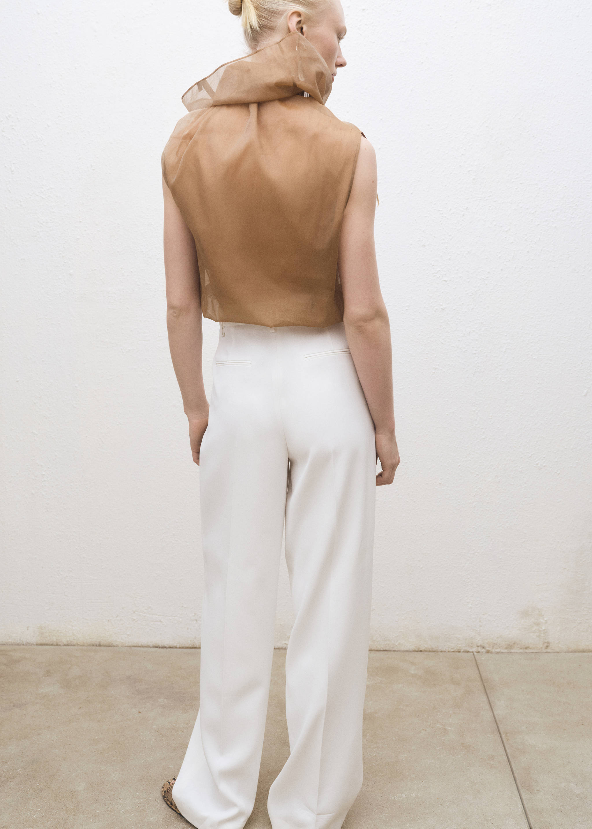 Silk blouse with asymmetrical neckline - Reverse of the article