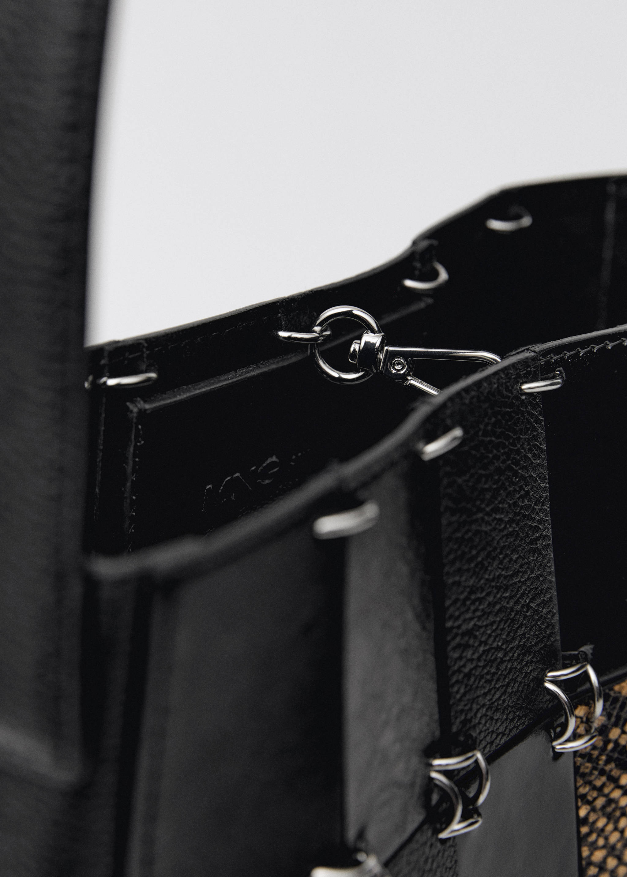 Combined-patchwork leather bag - Details of the article 2