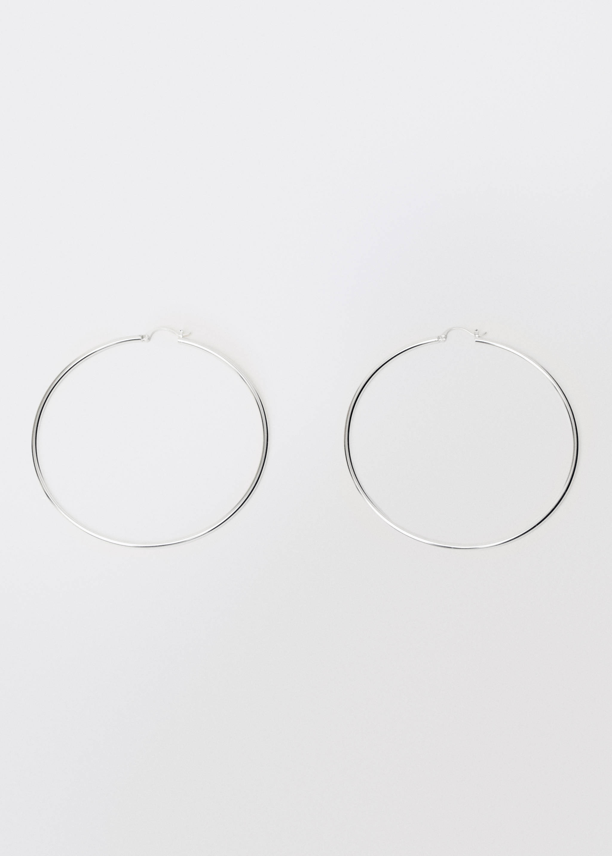 Thin hoop earrings - Article without model