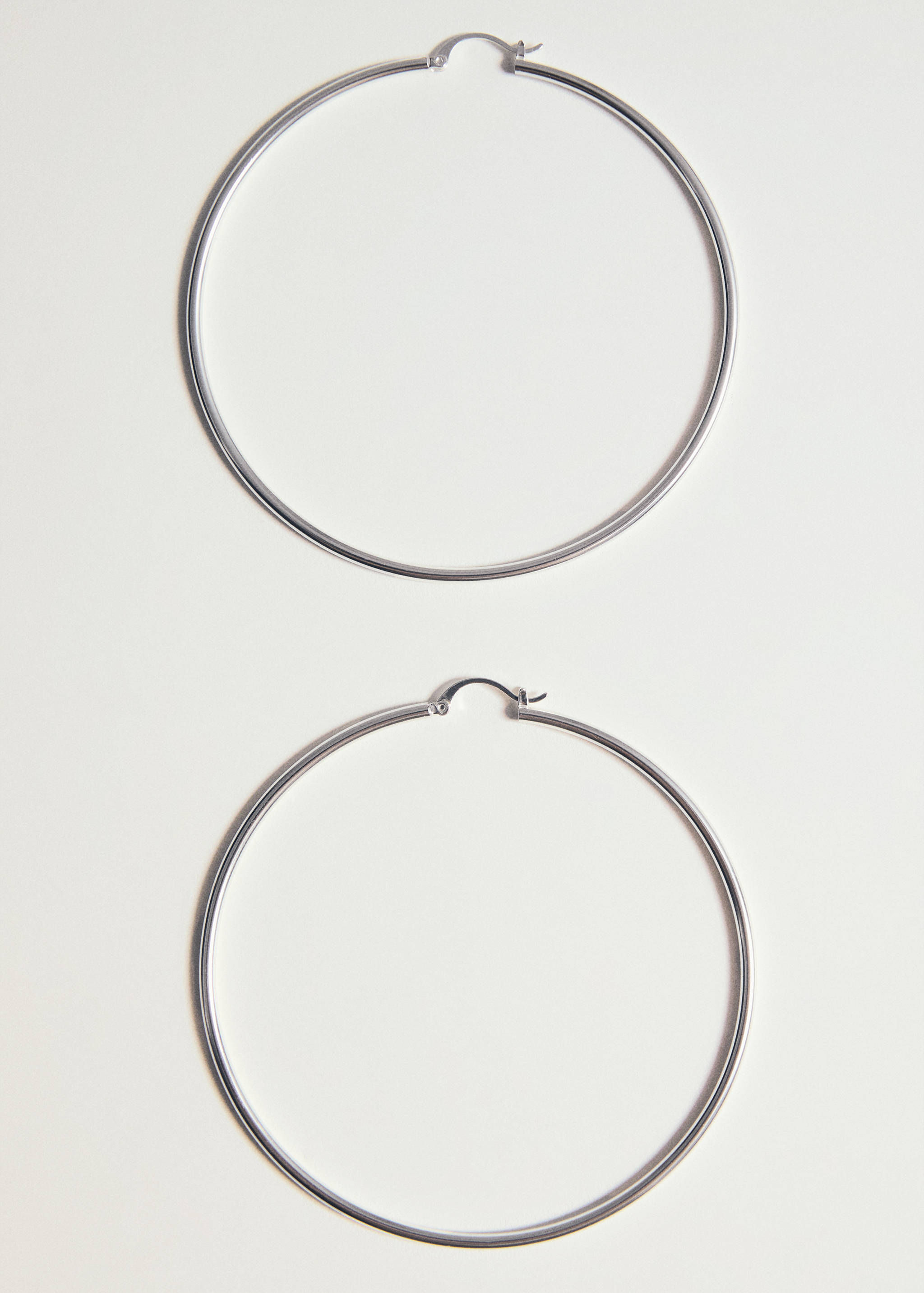 Thin hoop earrings - Details of the article 5