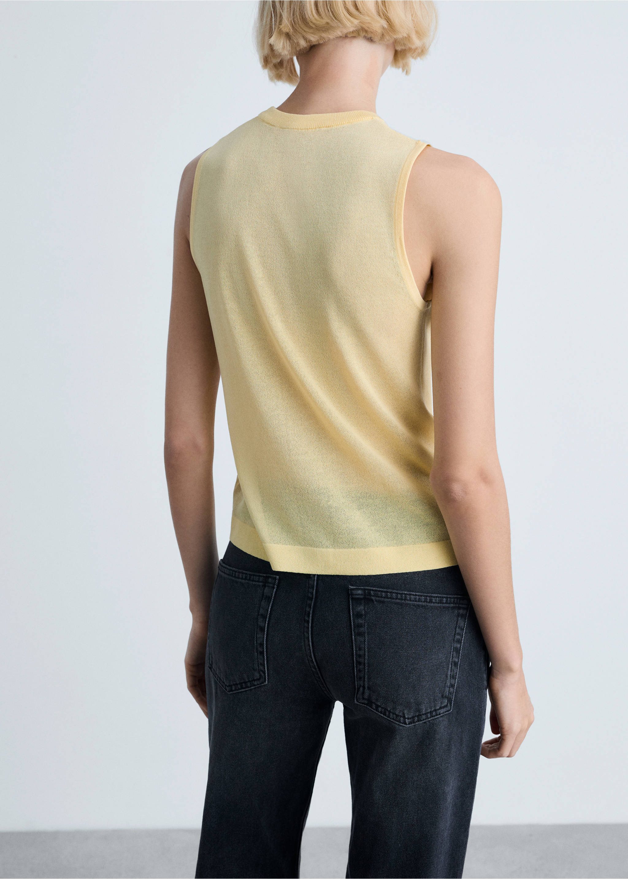 Sleeveless knitted top - Reverse of the article, Yellow. Ref: 87024791-00.