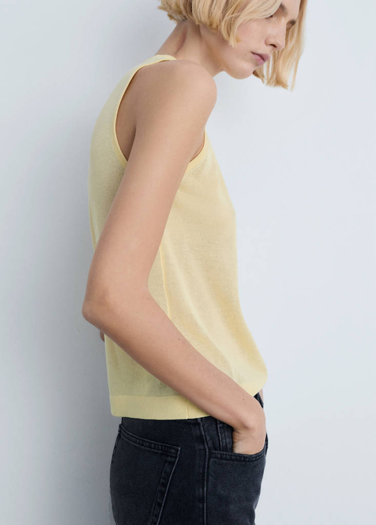 Sleeveless knitted top — Yellow