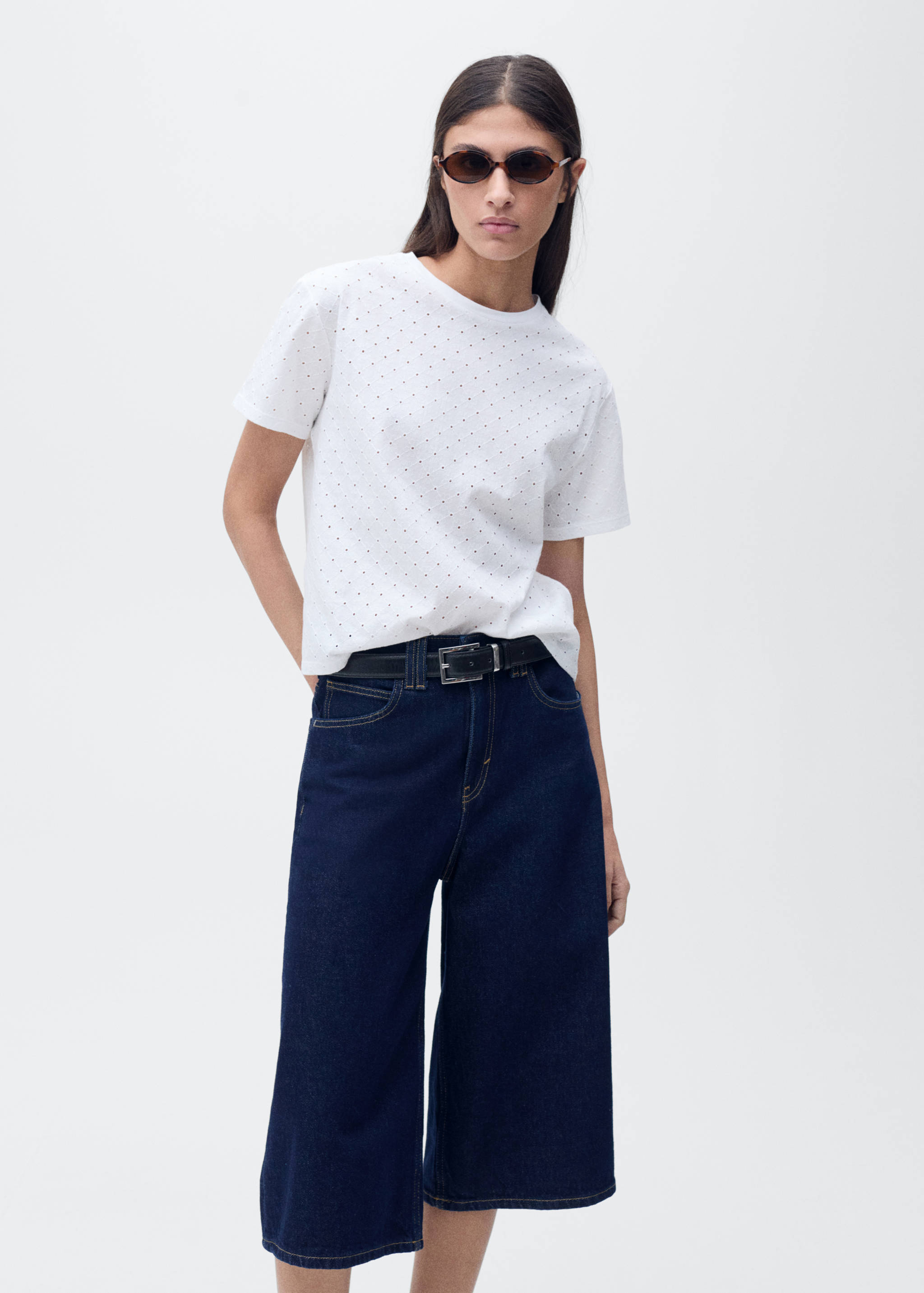 Camiseta calados bordados - Plano medio