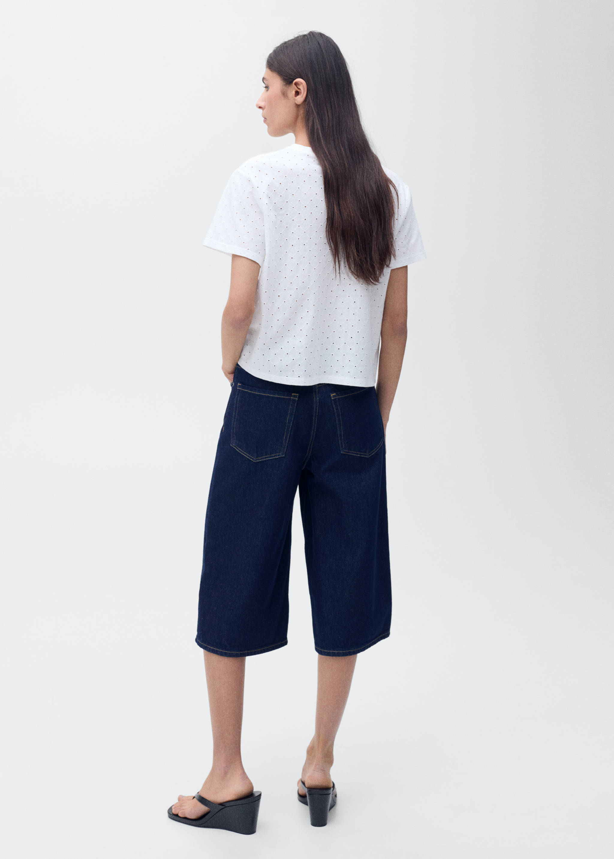 Camiseta calados bordados - Reverso del artículo