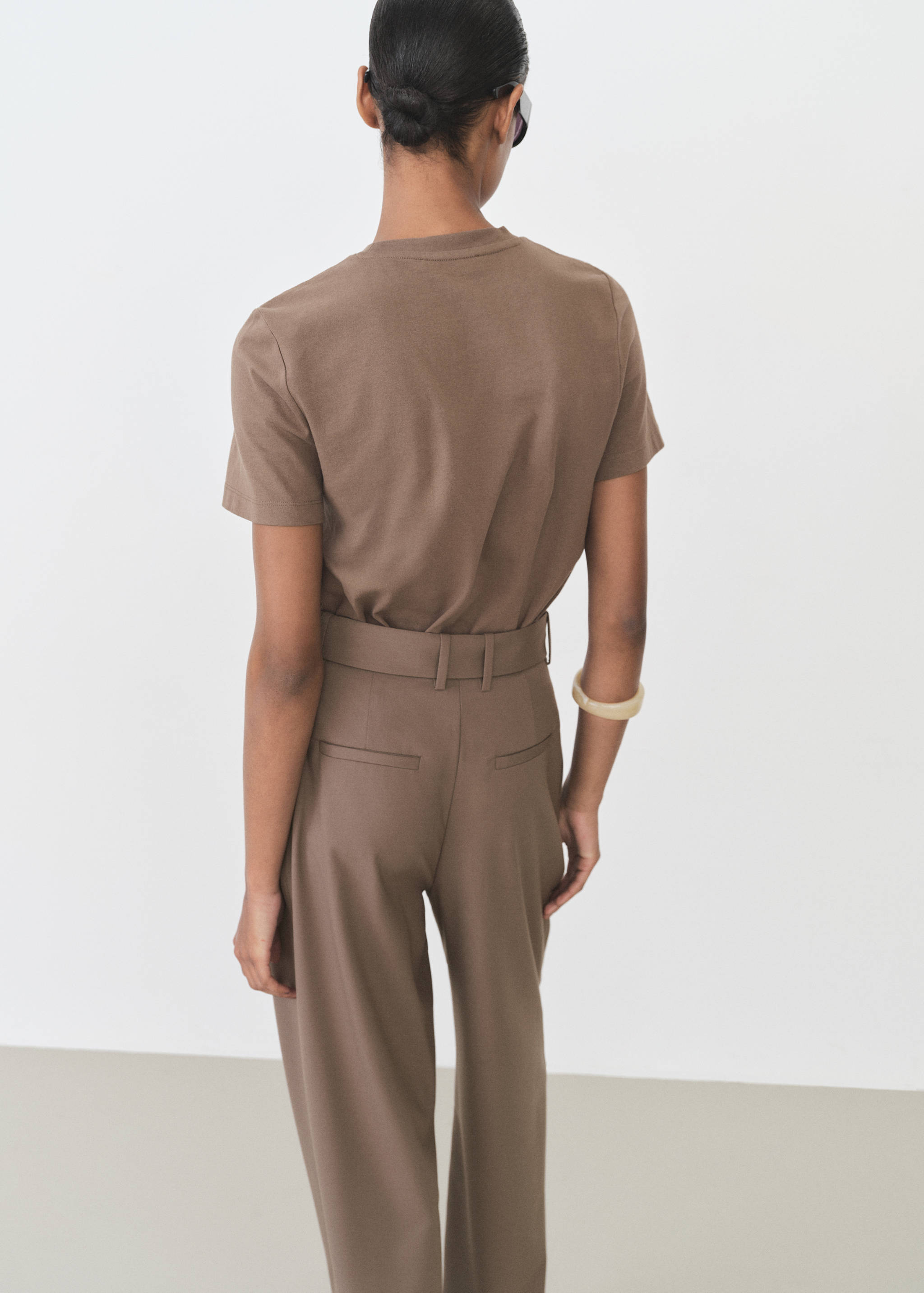 Short-sleeved cotton t-shirt - Reverse of the article