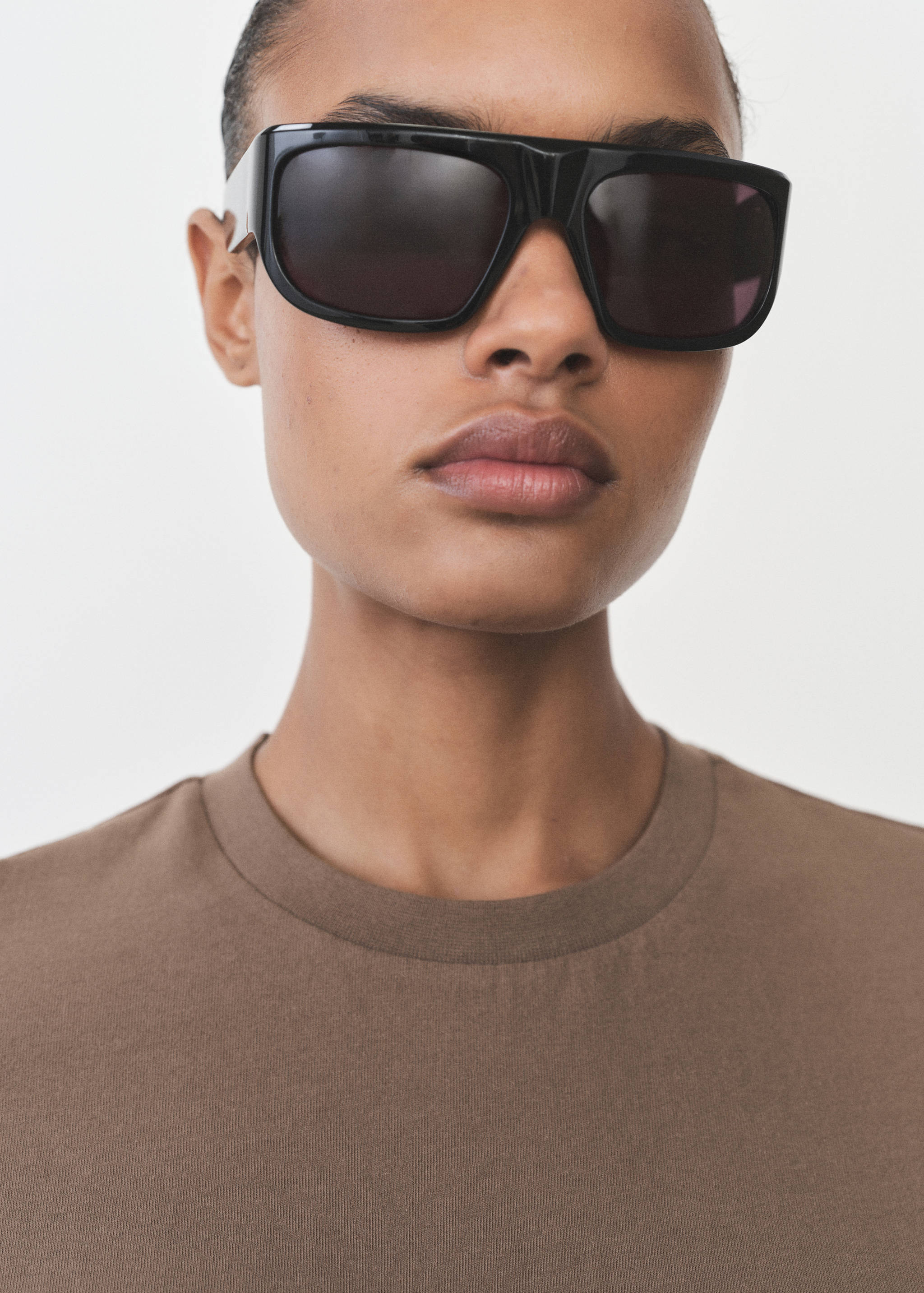 Short-sleeved cotton t-shirt - Details of the article 1