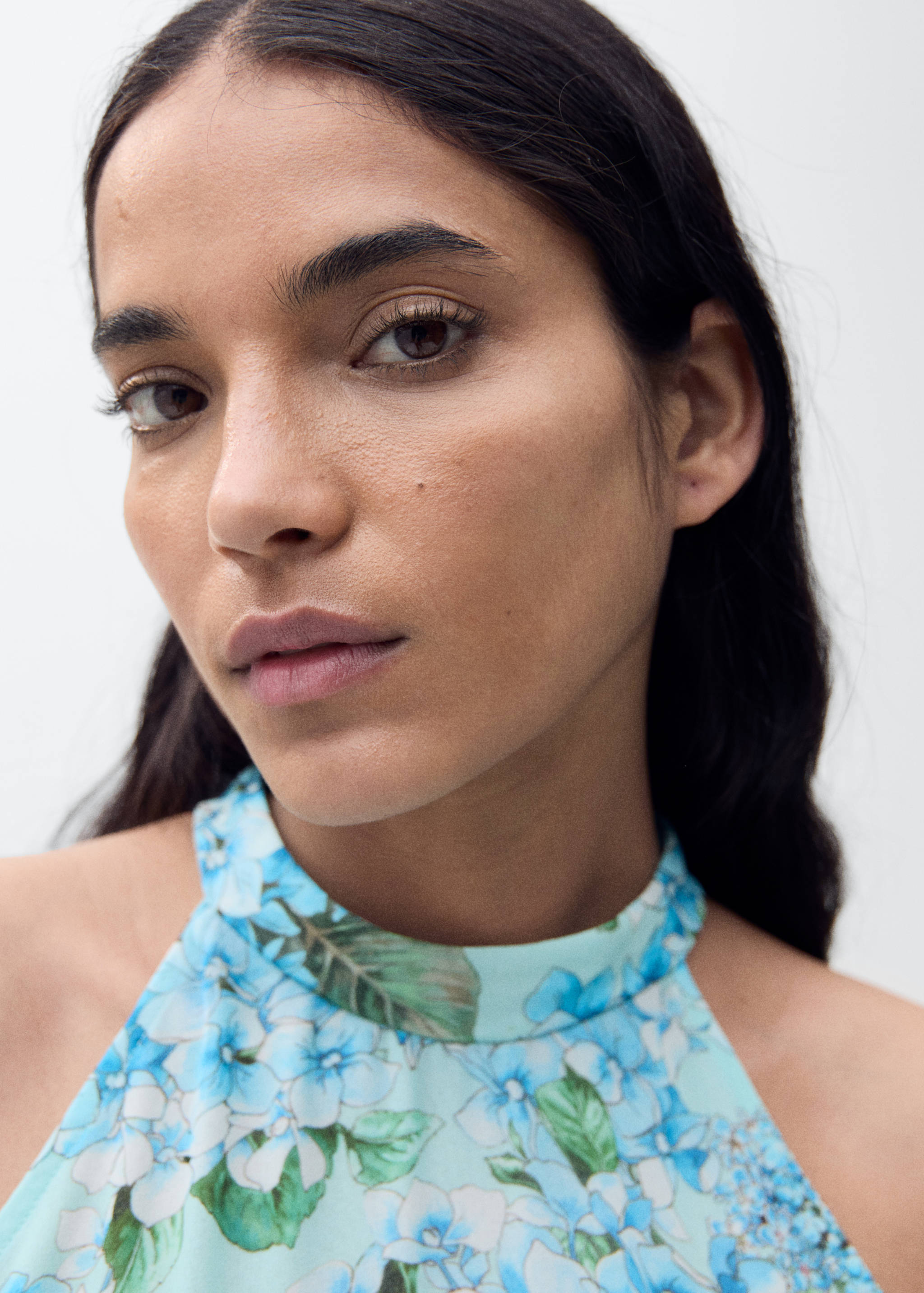 فستان مطويّ بطبعة زهور - تفاصيل المنتج 1