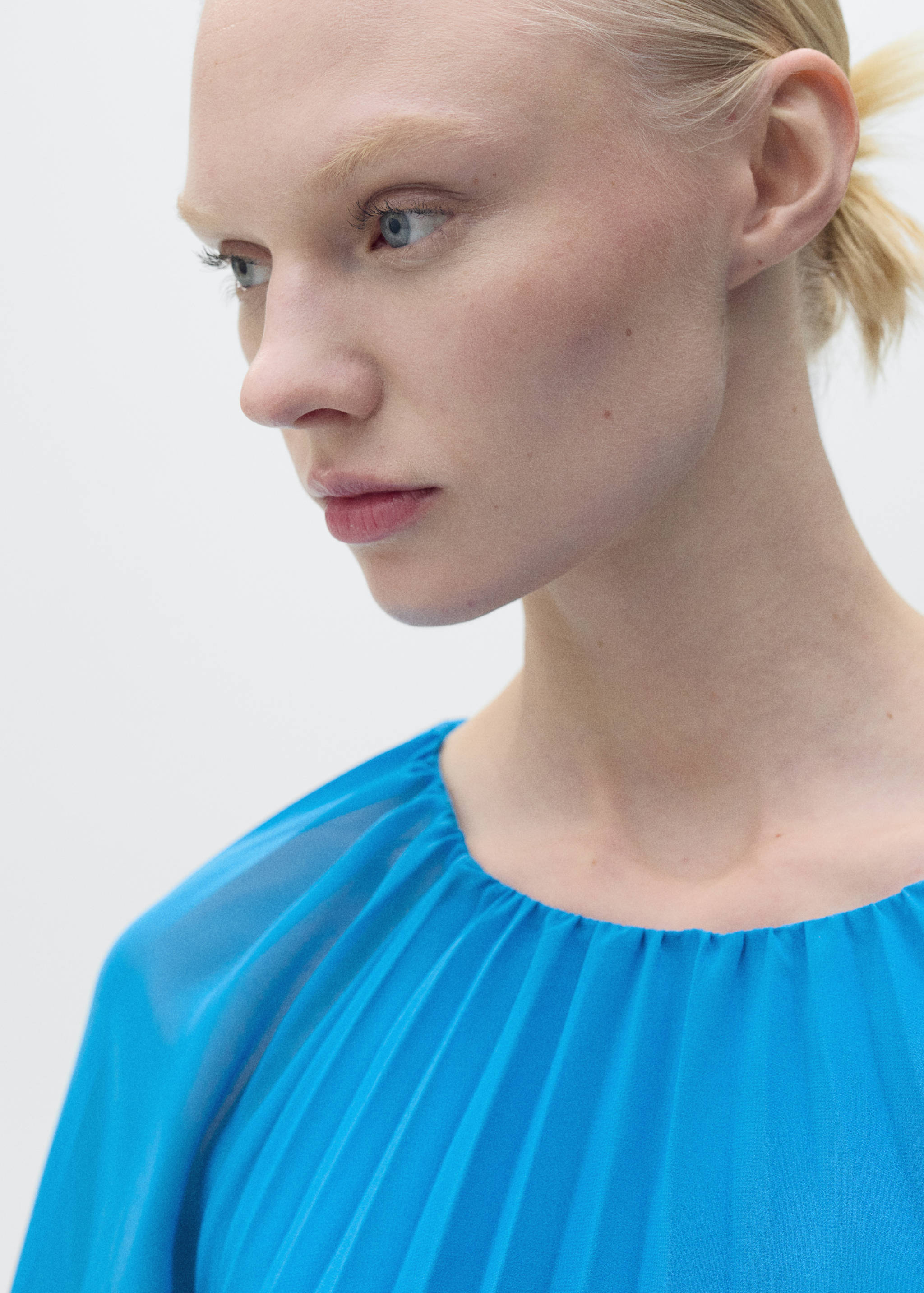 Robe plissée manches cloche - Détail de l'article 1