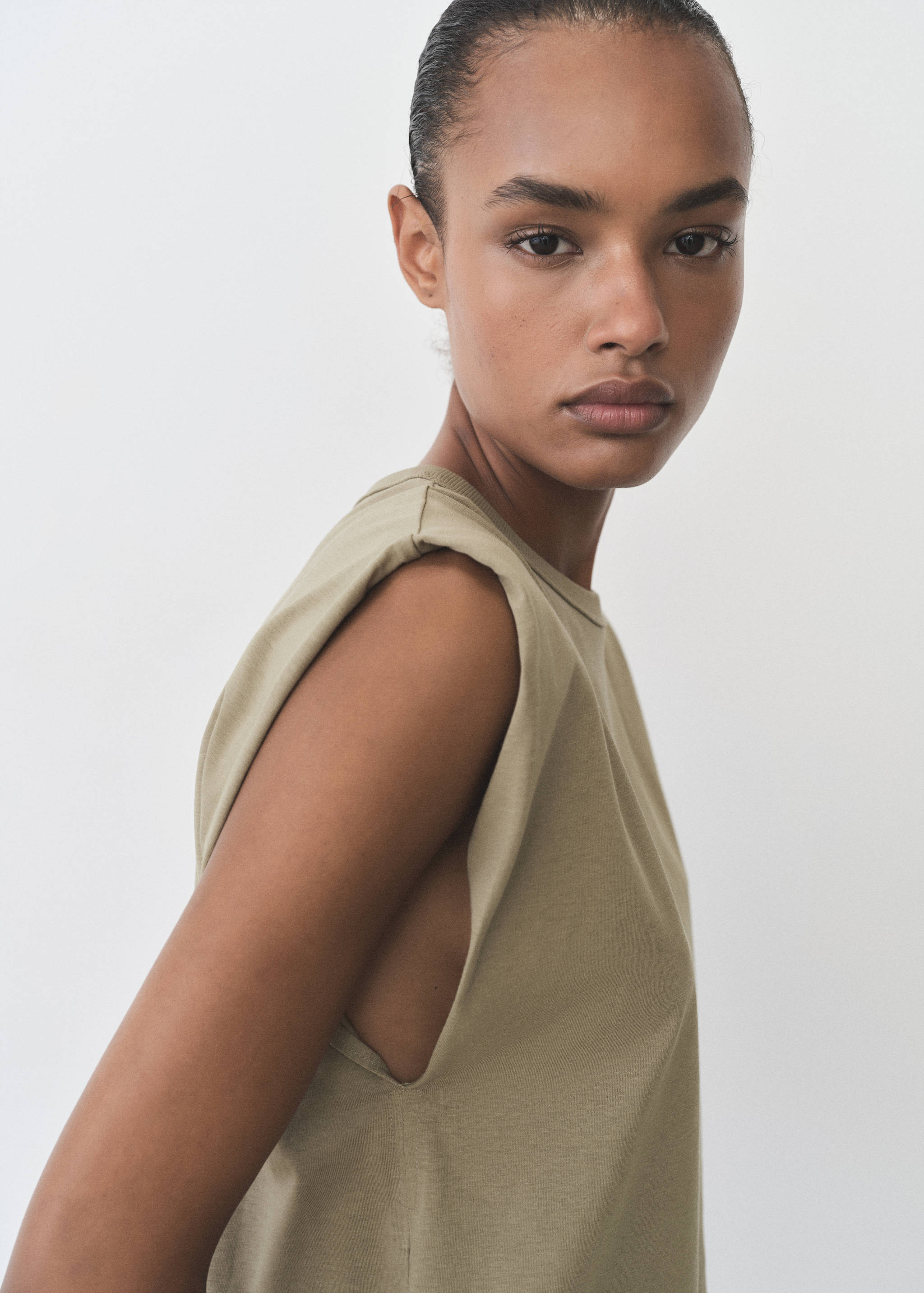 Short-sleeved cotton t-shirt - Details of the article 1