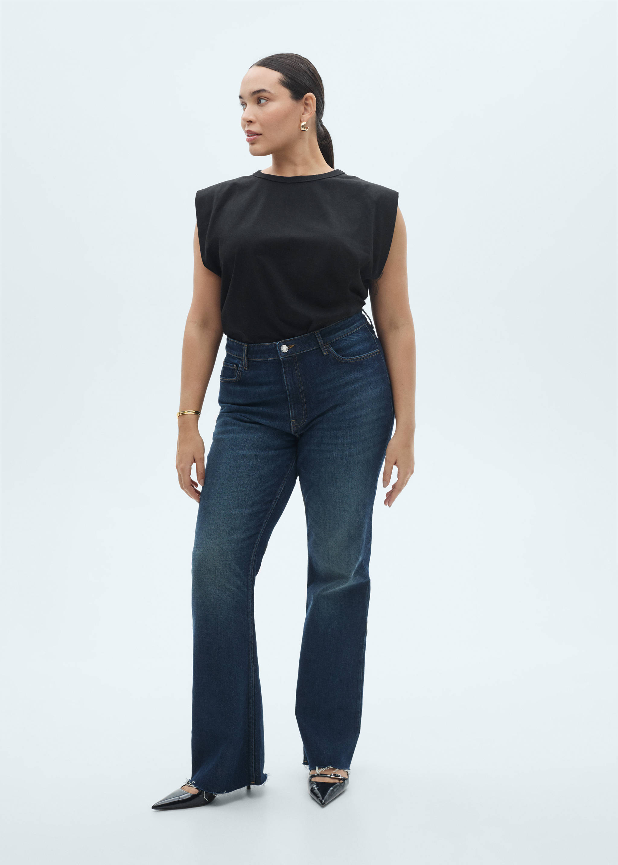 Short-sleeved cotton t-shirt - Details of the article 3