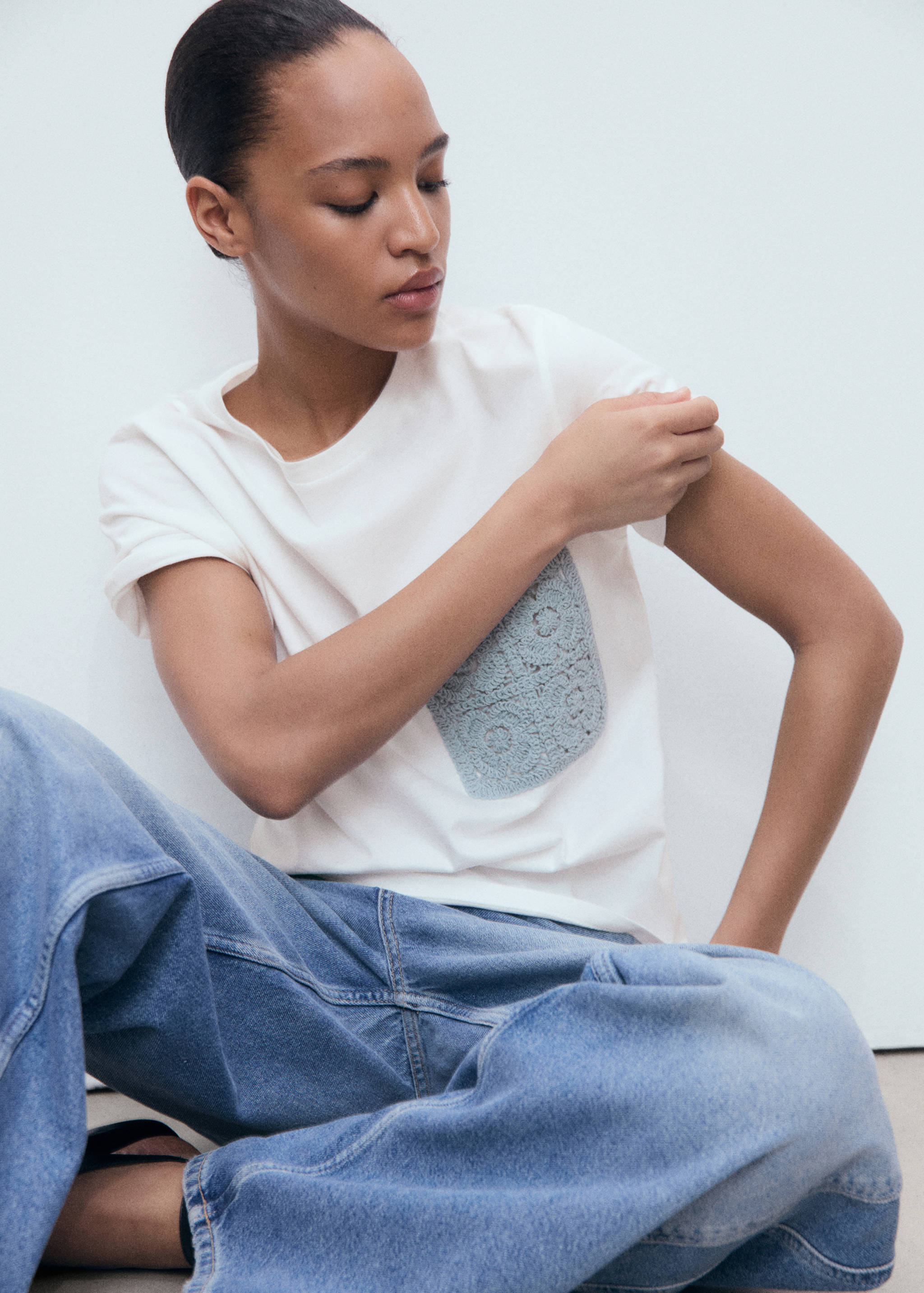 T-shirt manches courtes poche en crochet - Détail de l'article 2