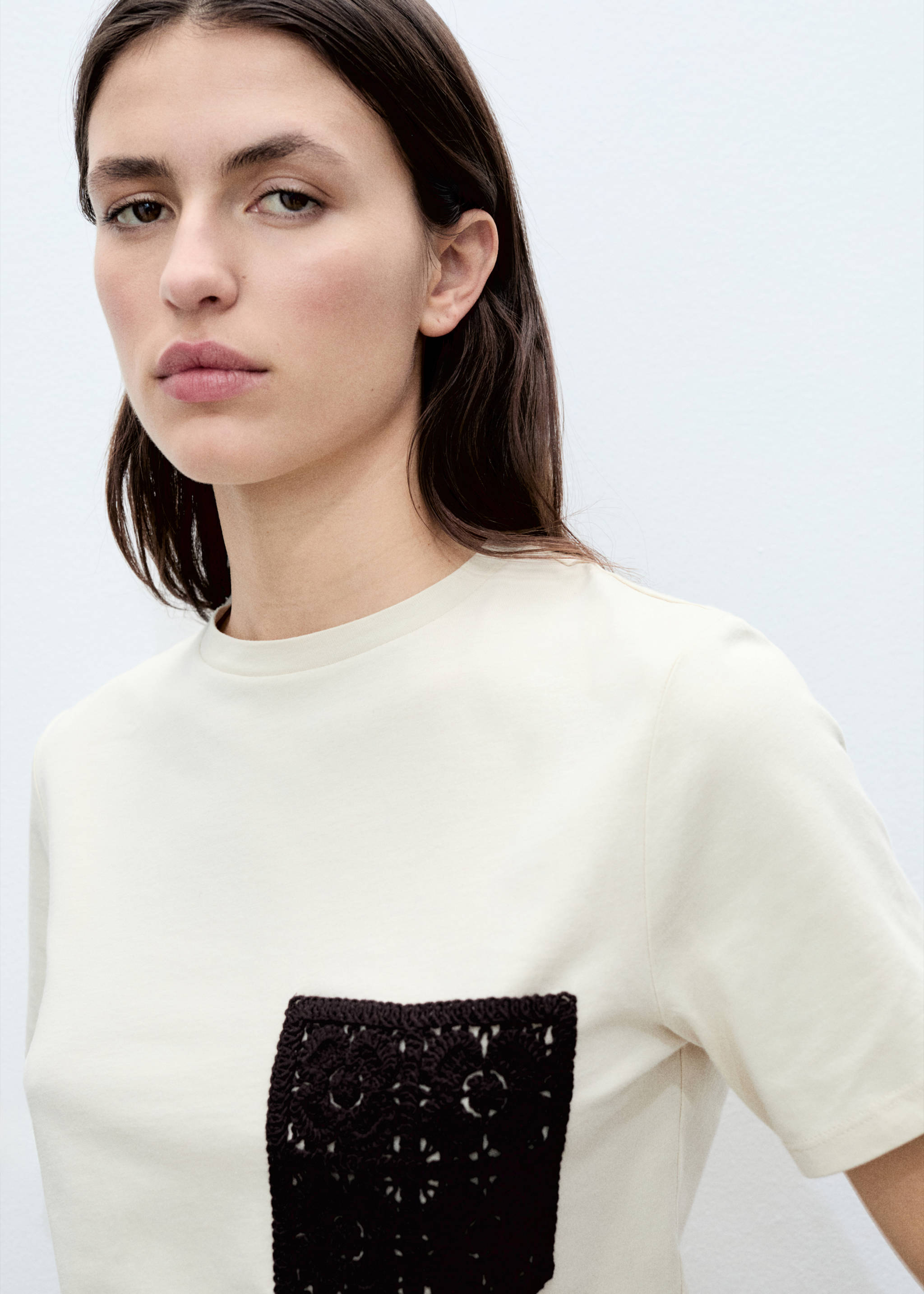 T-shirt manches courtes poche en crochet - Détail de l'article 1
