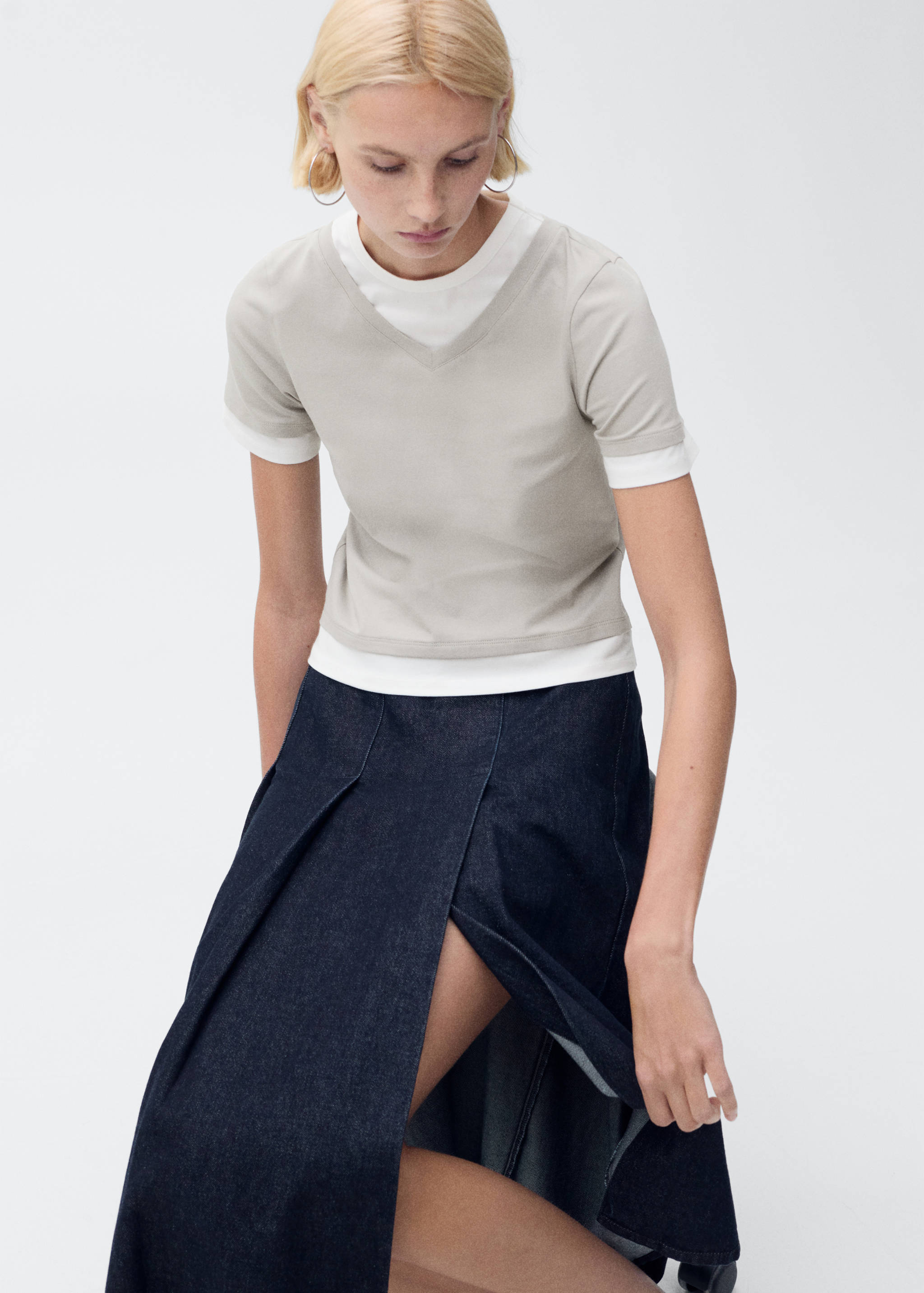 Contrasting cotton-blend T-shirt - Details of the article 2