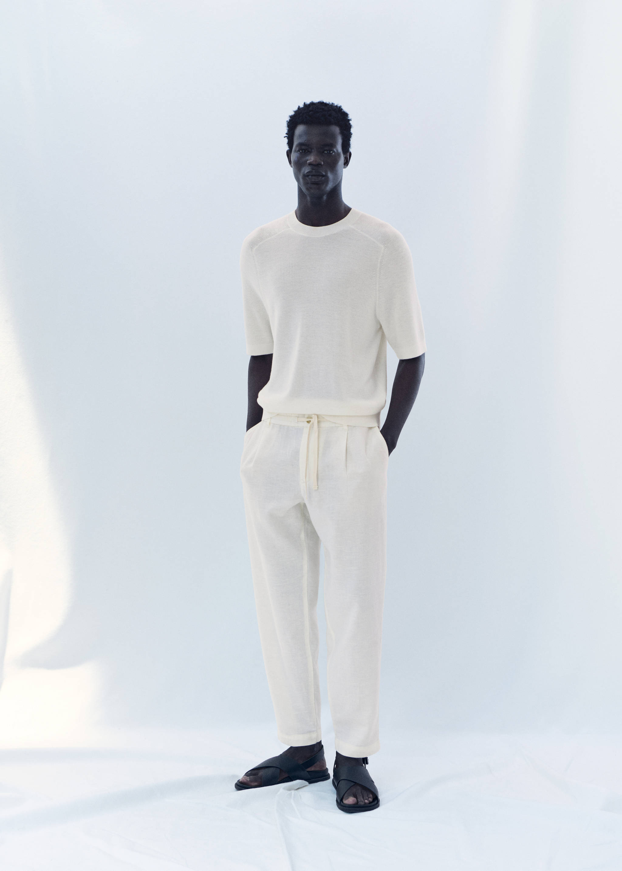 Slim-fit trousers with drawstring - Details of the article 3