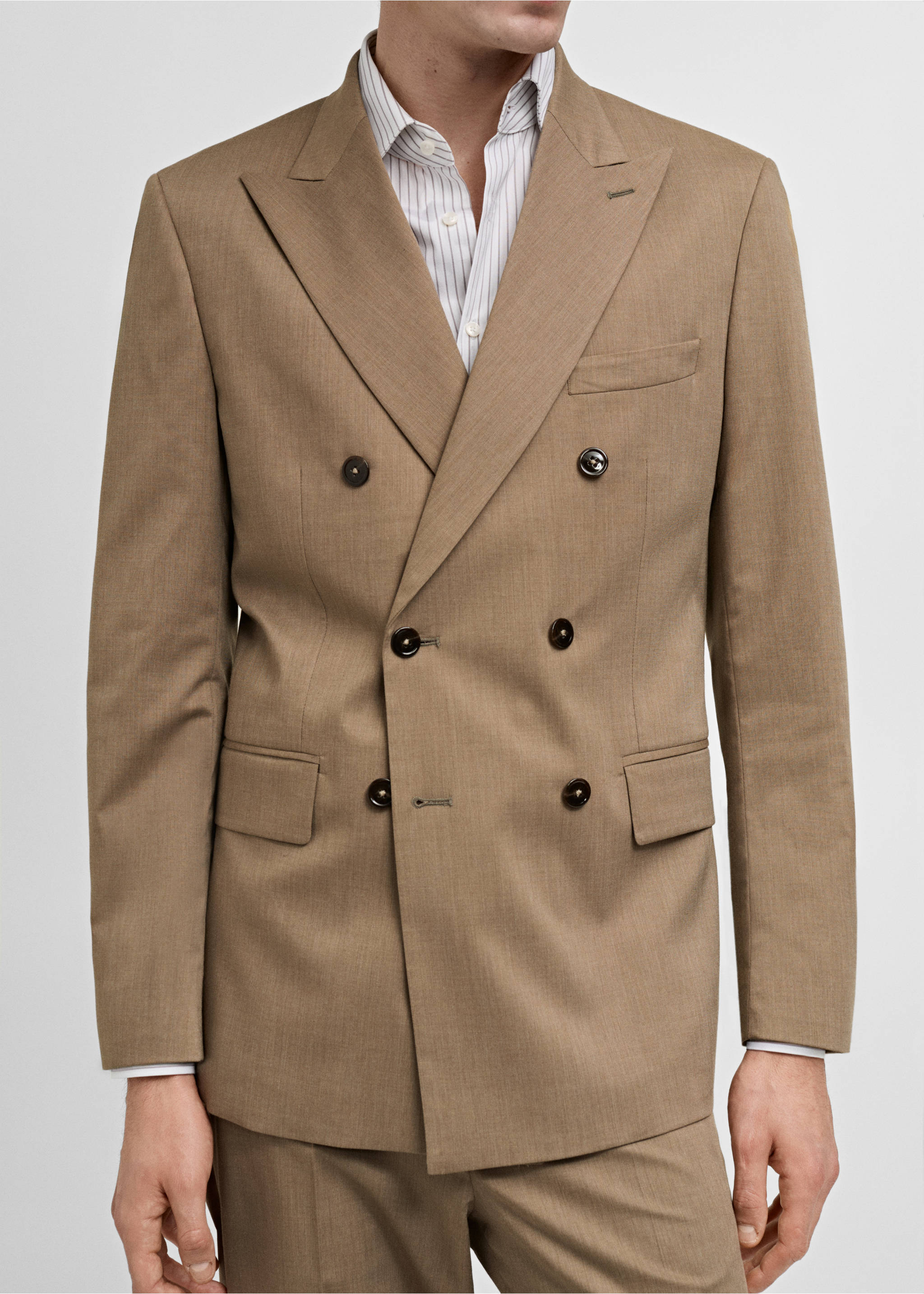 Brown double-breasted blazer with peak lapels and tortoiseshell buttons., Medium Brown. Ref: 87025929-00.