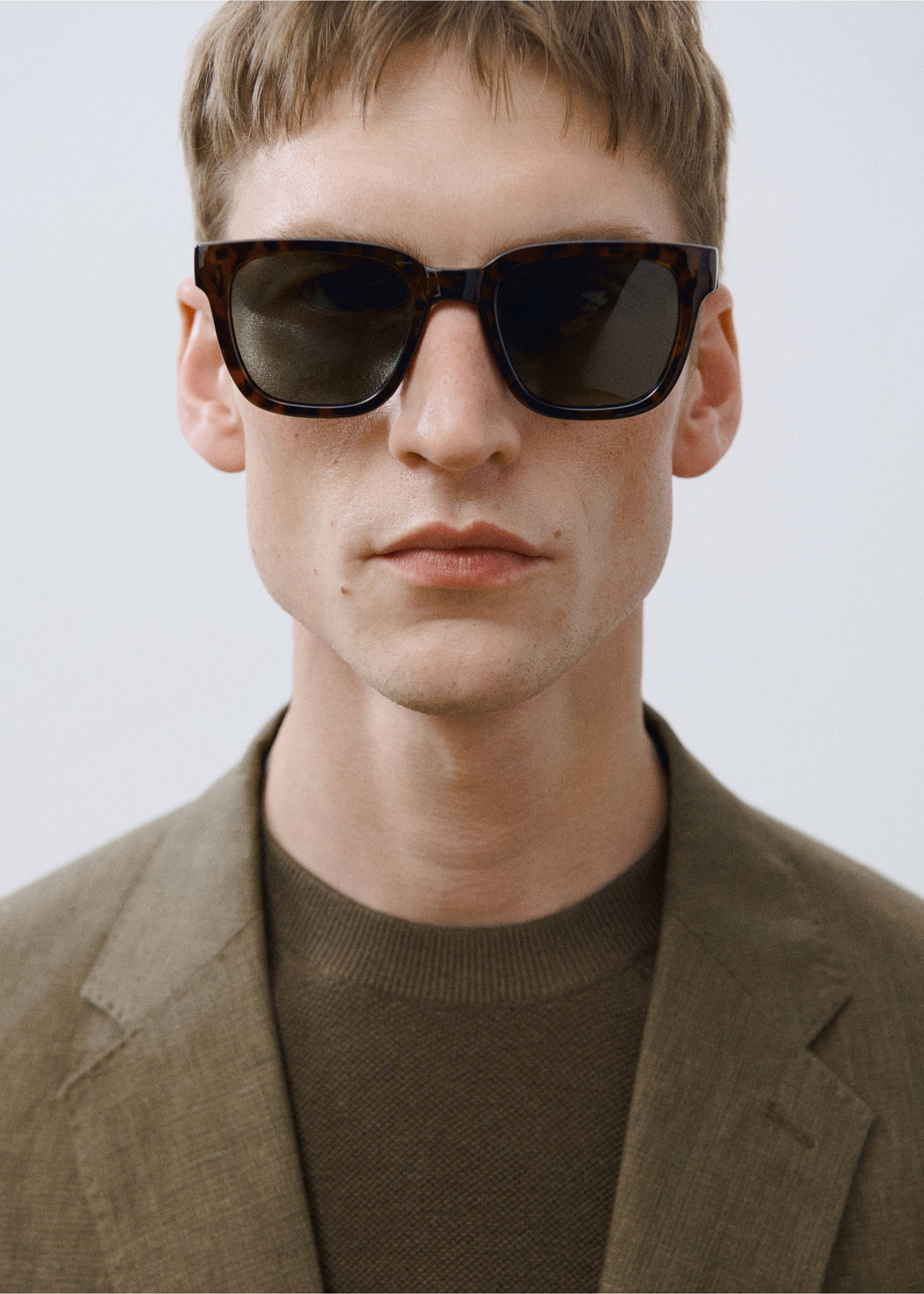 Amalfi 100% linen slim-fit suit blazer - Details of the article 9, Khaki. Ref: 87025930-00.