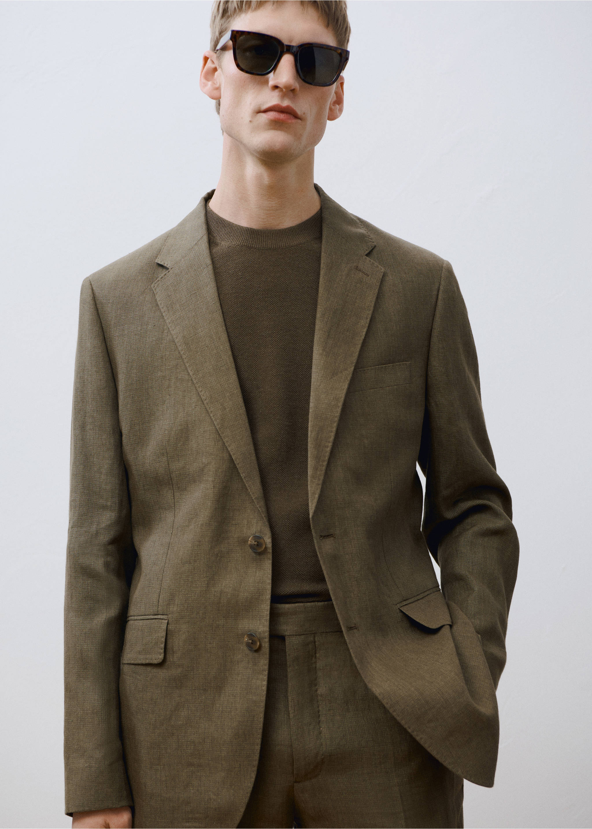 Amalfi 100% linen slim-fit suit blazer - Details of the article 5, Khaki. Ref: 87025930-00.