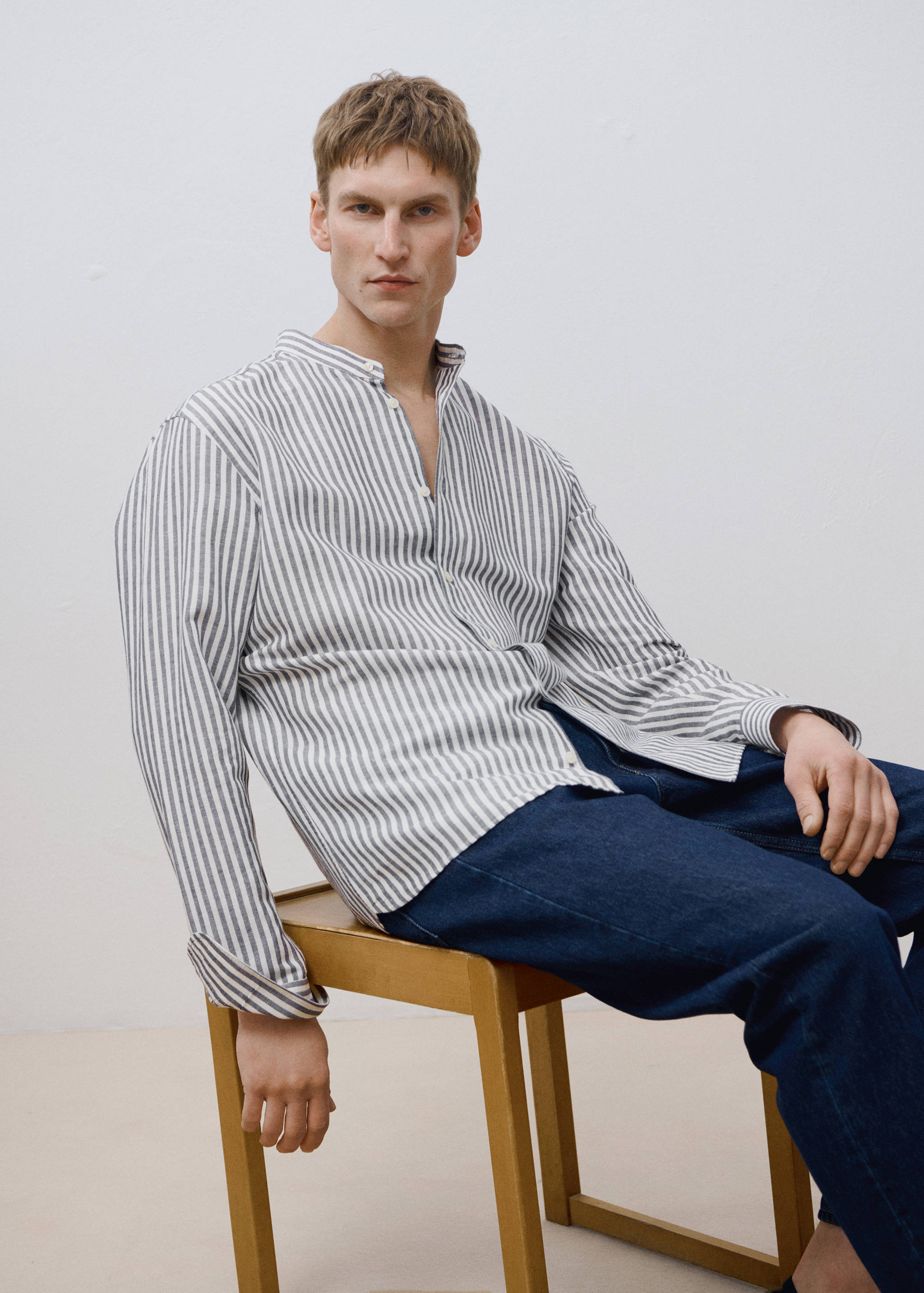 Striped mandarin-collar linen shirt - Details of the article 3