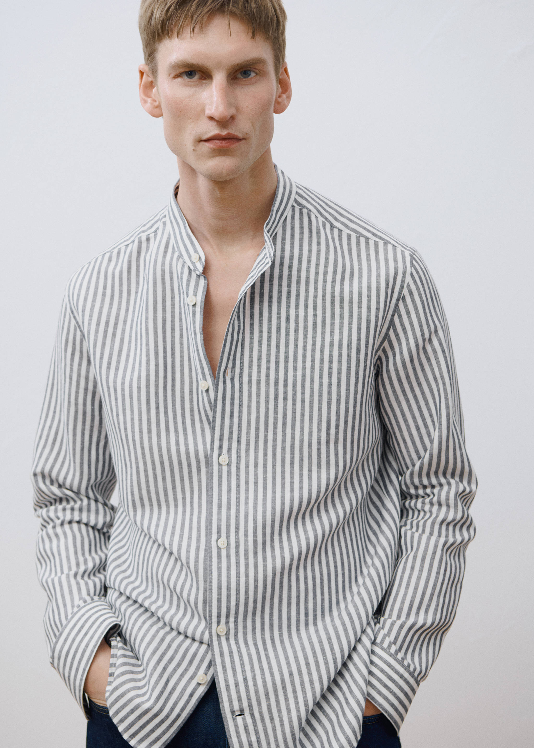 Striped mandarin-collar linen shirt - Details of the article 5