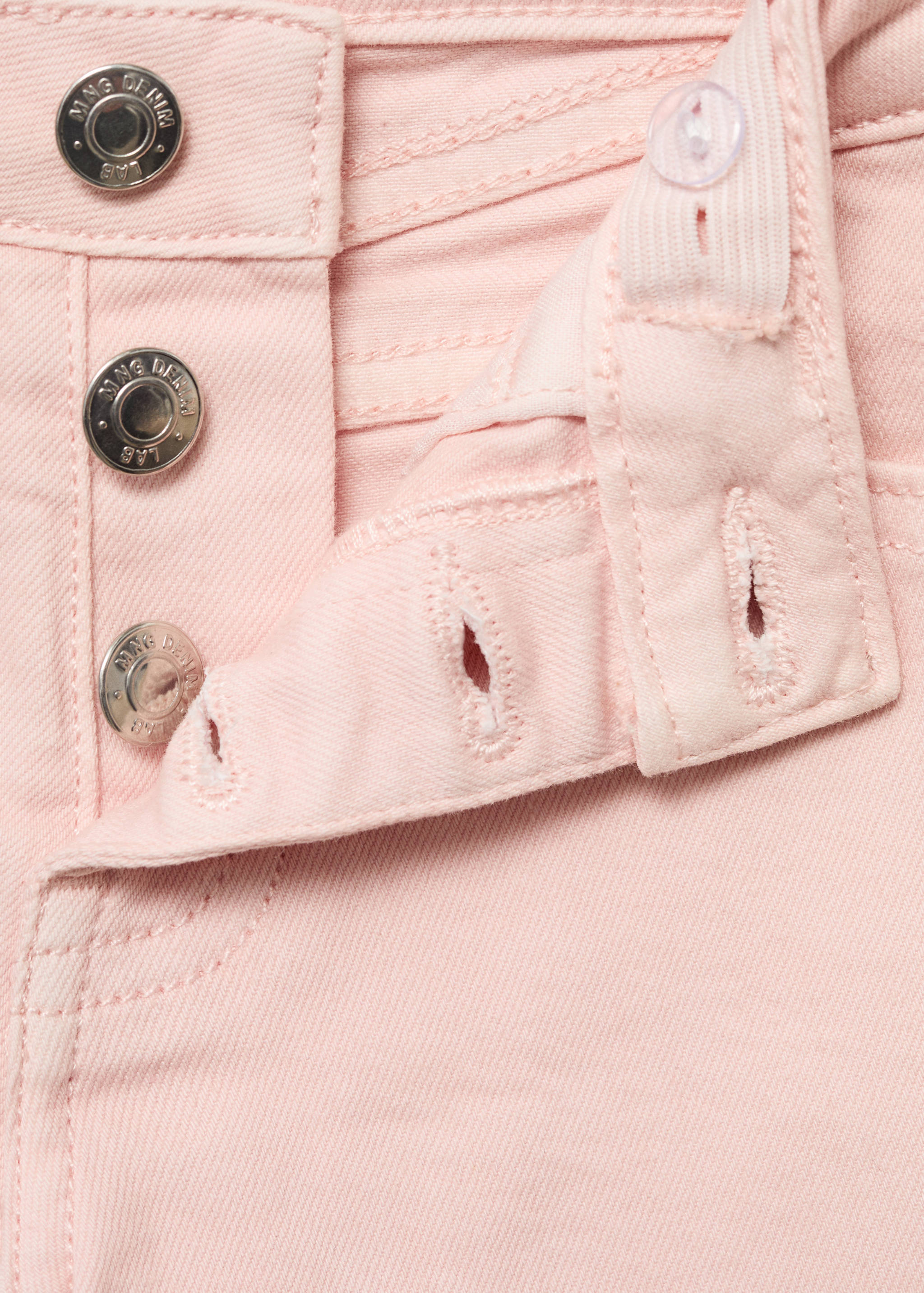 شورت دنيم بحاشية ممزقة - تفاصيل المنتج 0