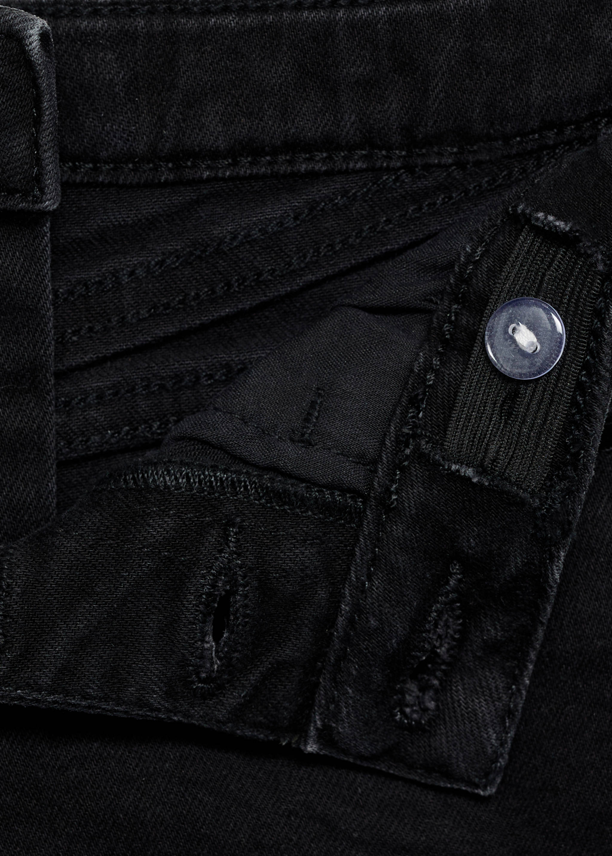 شورت دنيم بحاشية ممزقة - تفاصيل المنتج 0