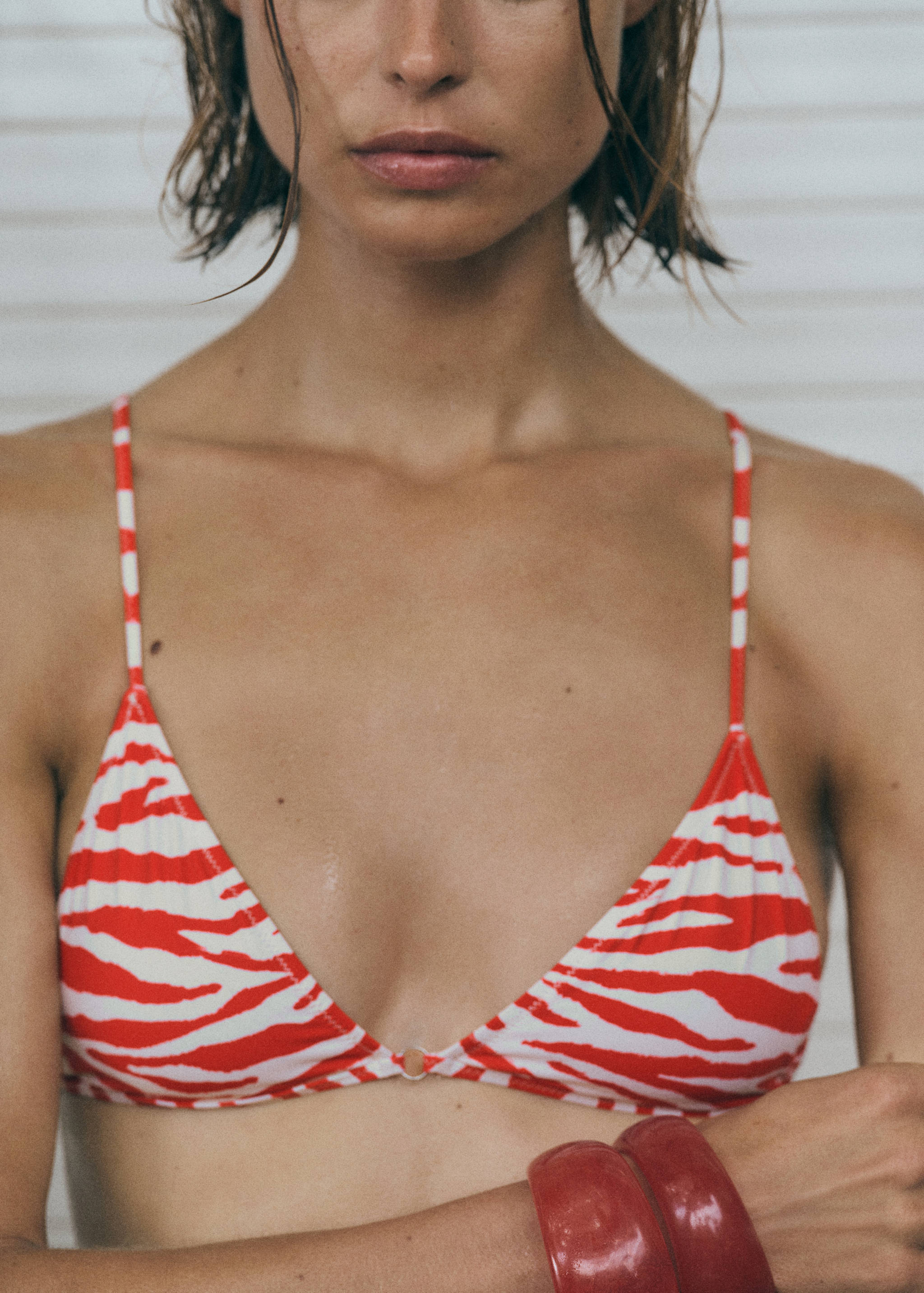 Top bikini triángulo cebra - Plano medio