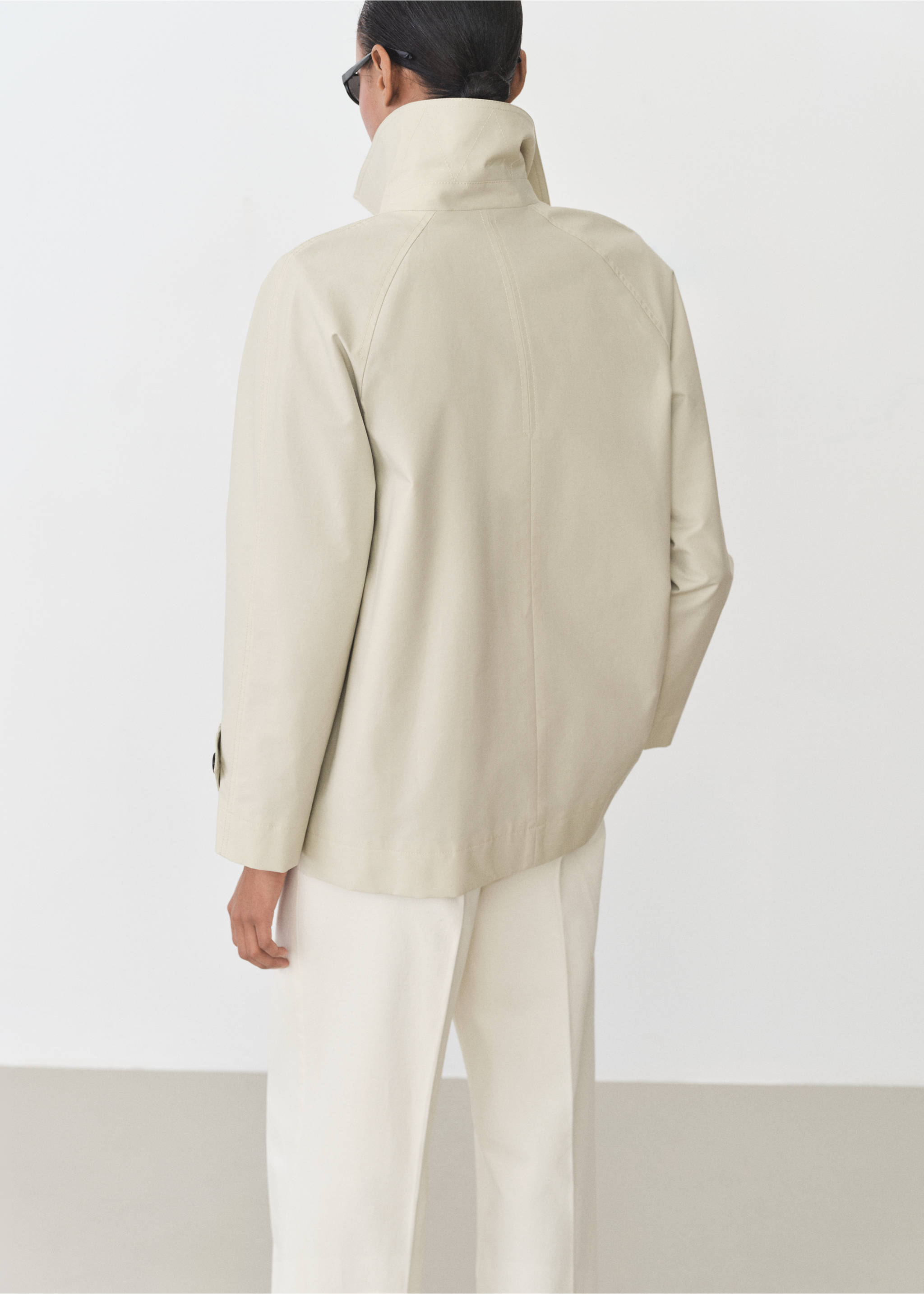 Short double-breasted trench coat - Reverse of the article, Light/Pastel Grey. Ref: 87025949-00.