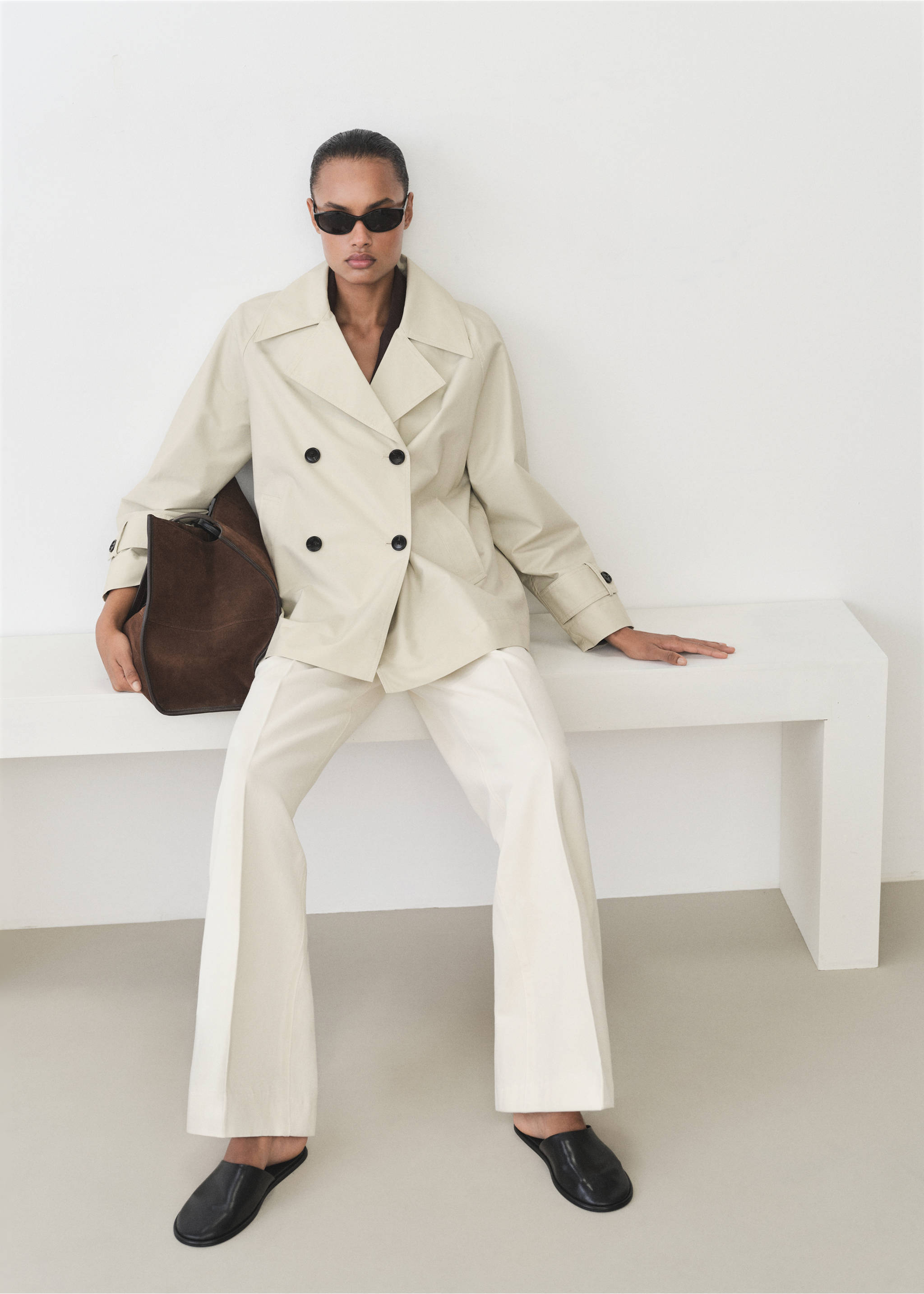 Short double-breasted trench coat - Details of the article 2, Light/Pastel Grey. Ref: 87025949-00.