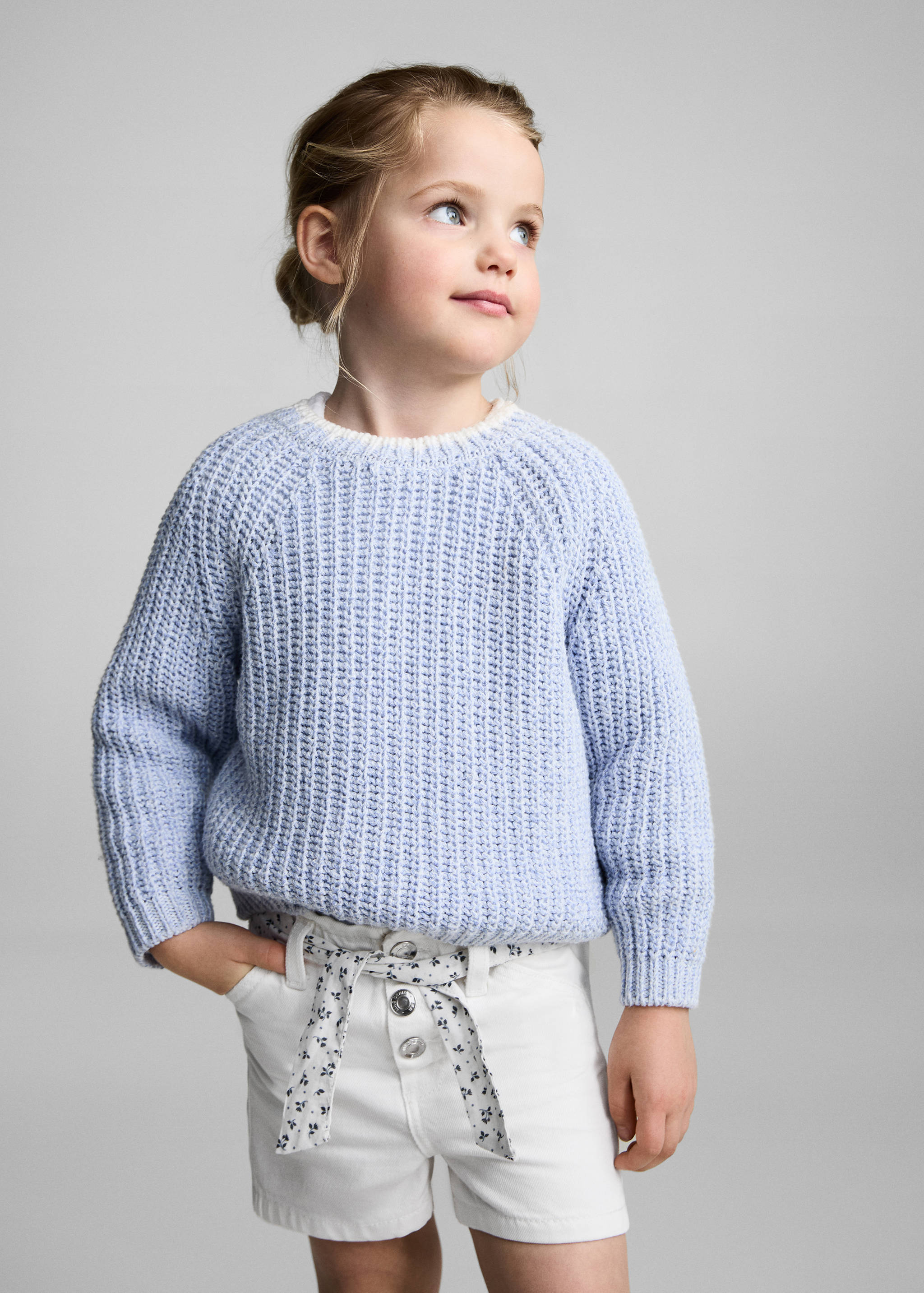 Denimshorts med belte - Halvtotal bildeutsnitt