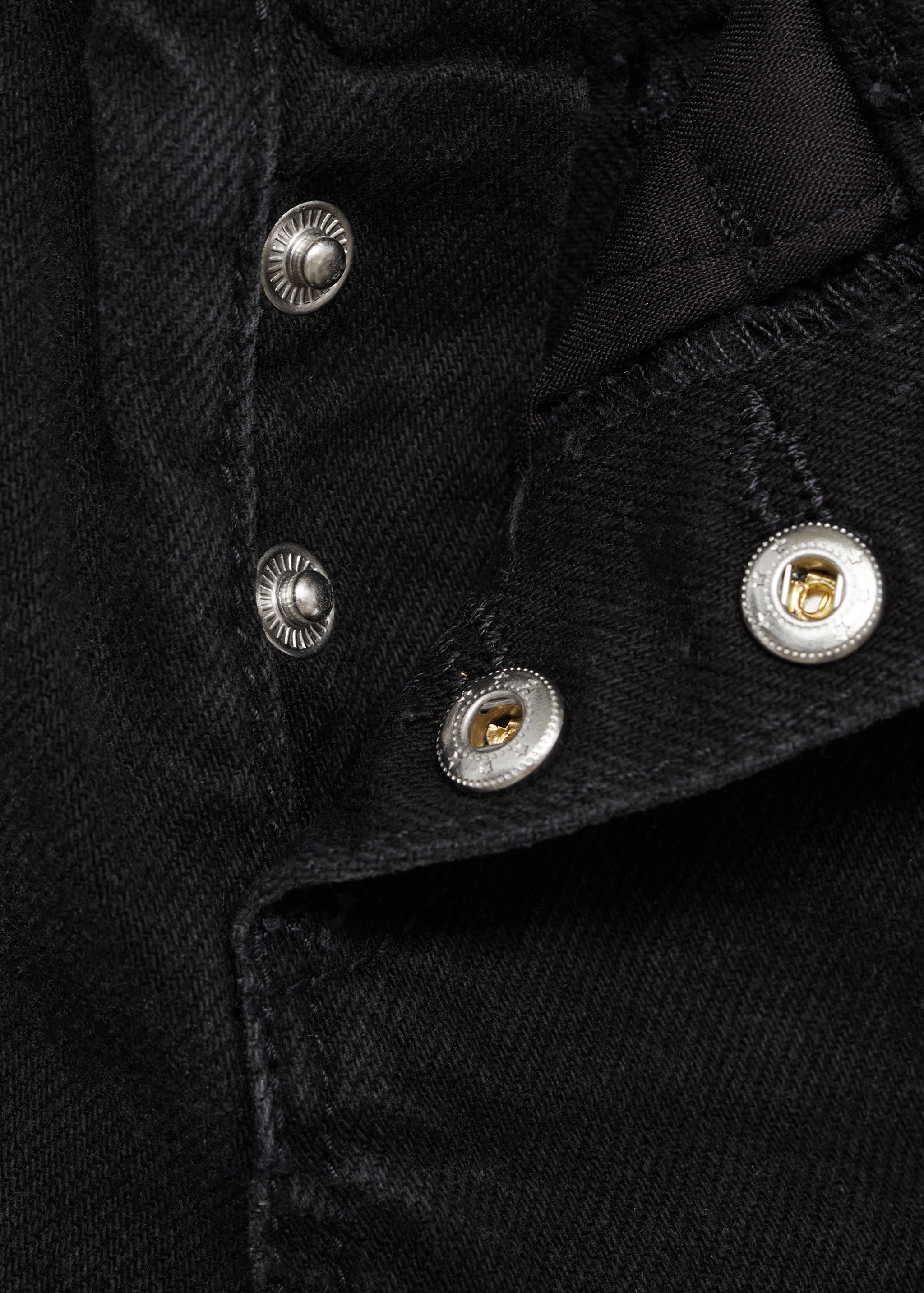 Denim shorts with belt - Details of the article 8