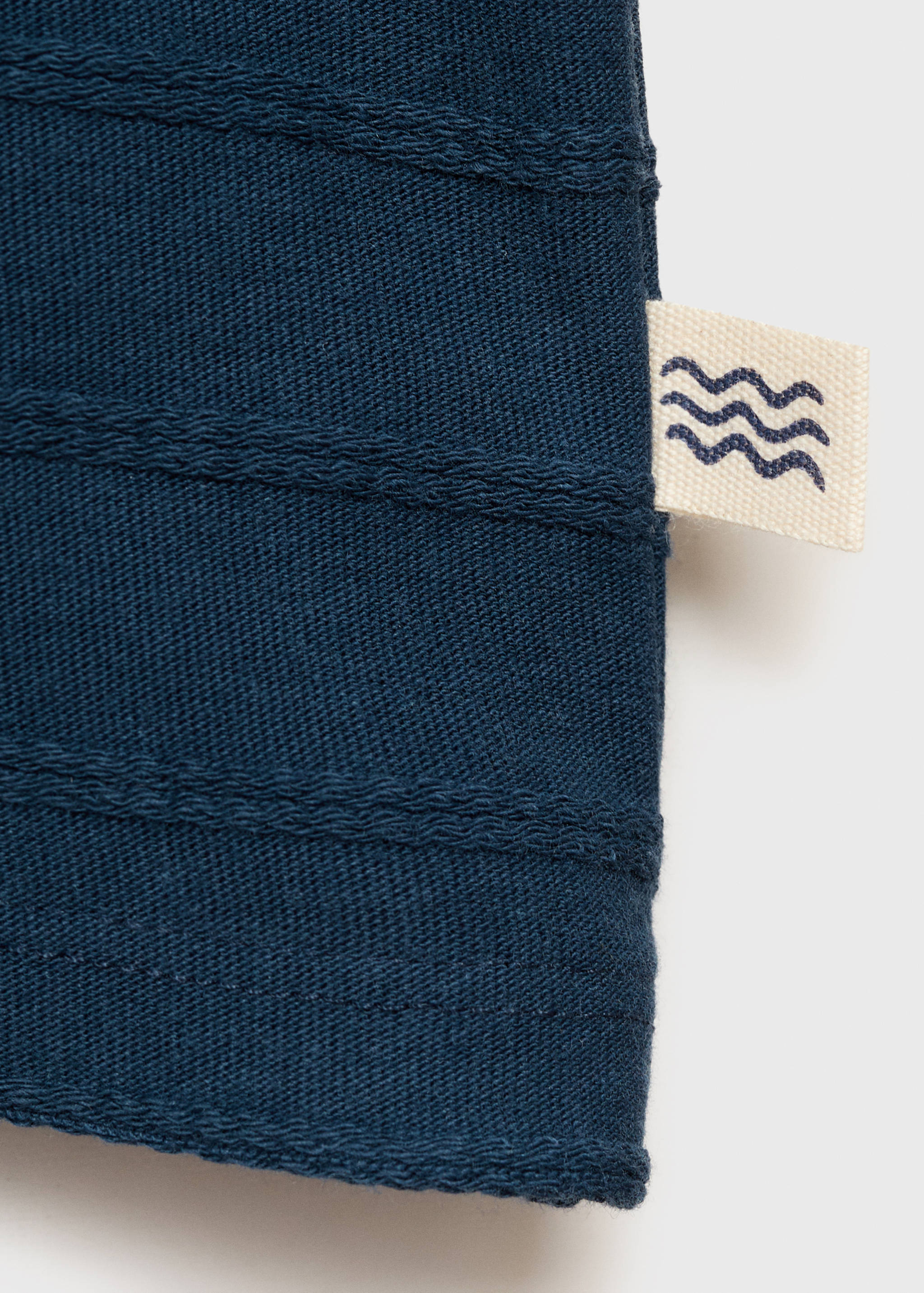 T-shirt algodão riscas relevo - Pormenor do artigo 8