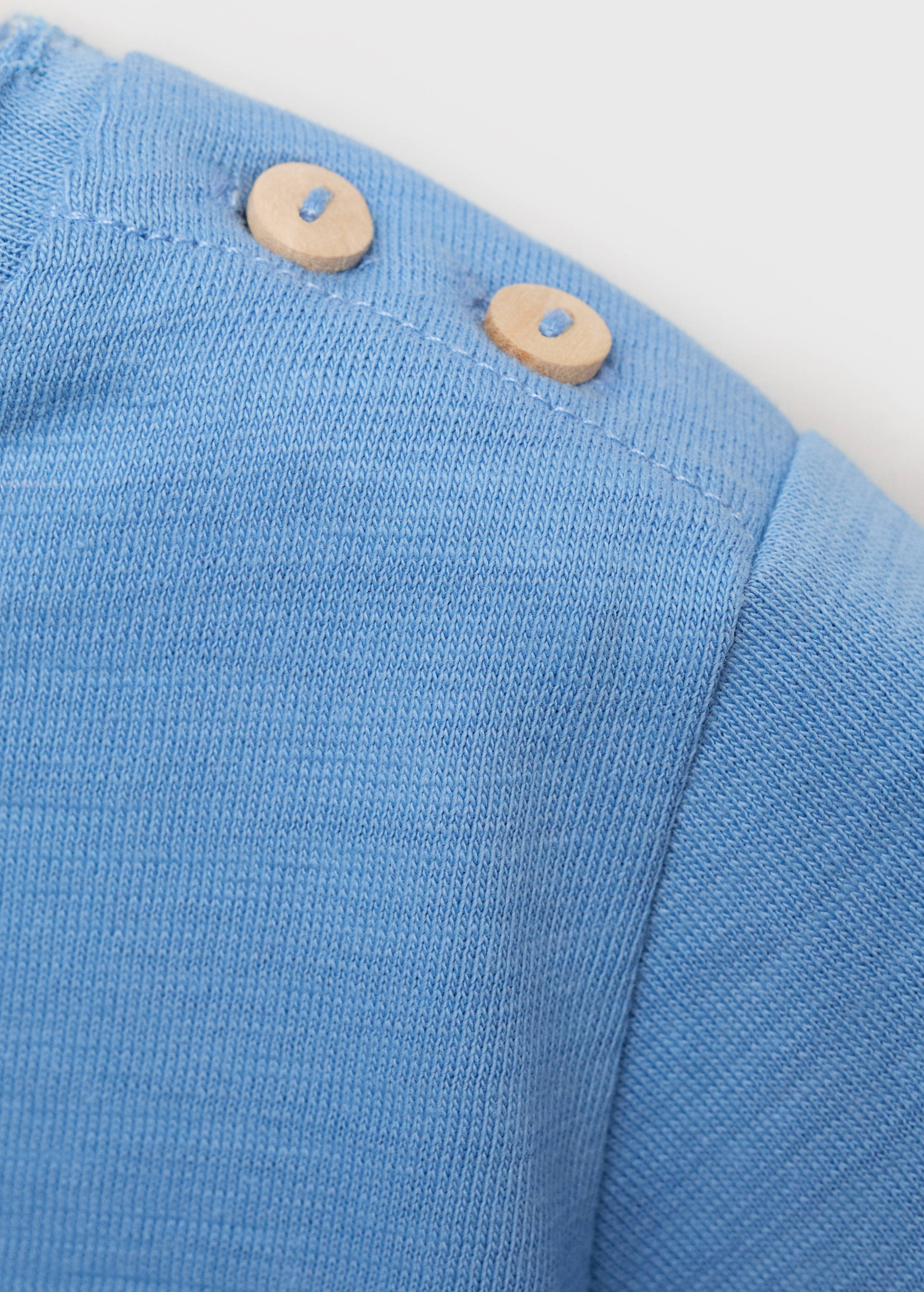 تي شيرت قطني بأزرار - تفاصيل المنتج 8