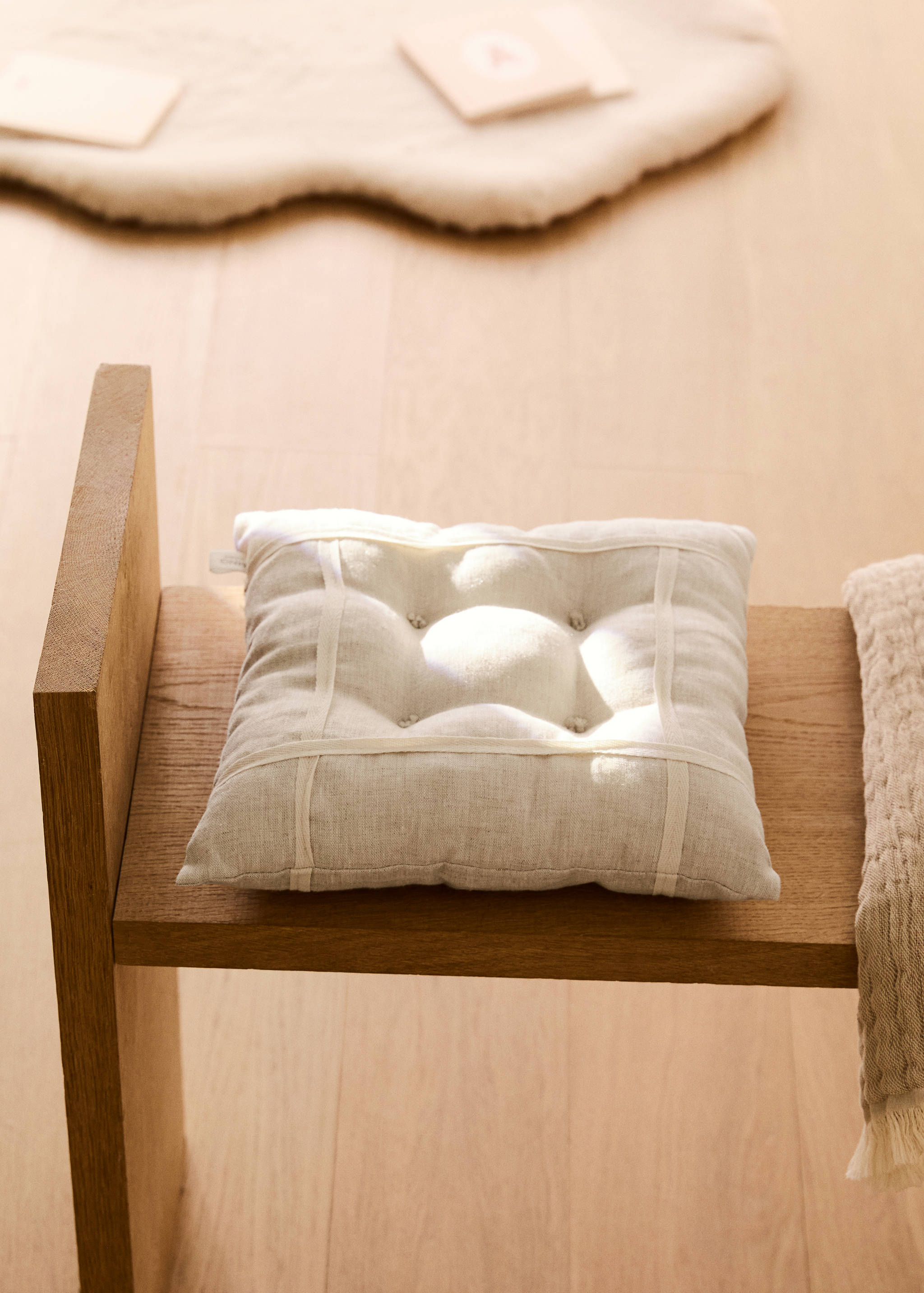 Children's linen cotton cushion, 30x30 cm - General plane