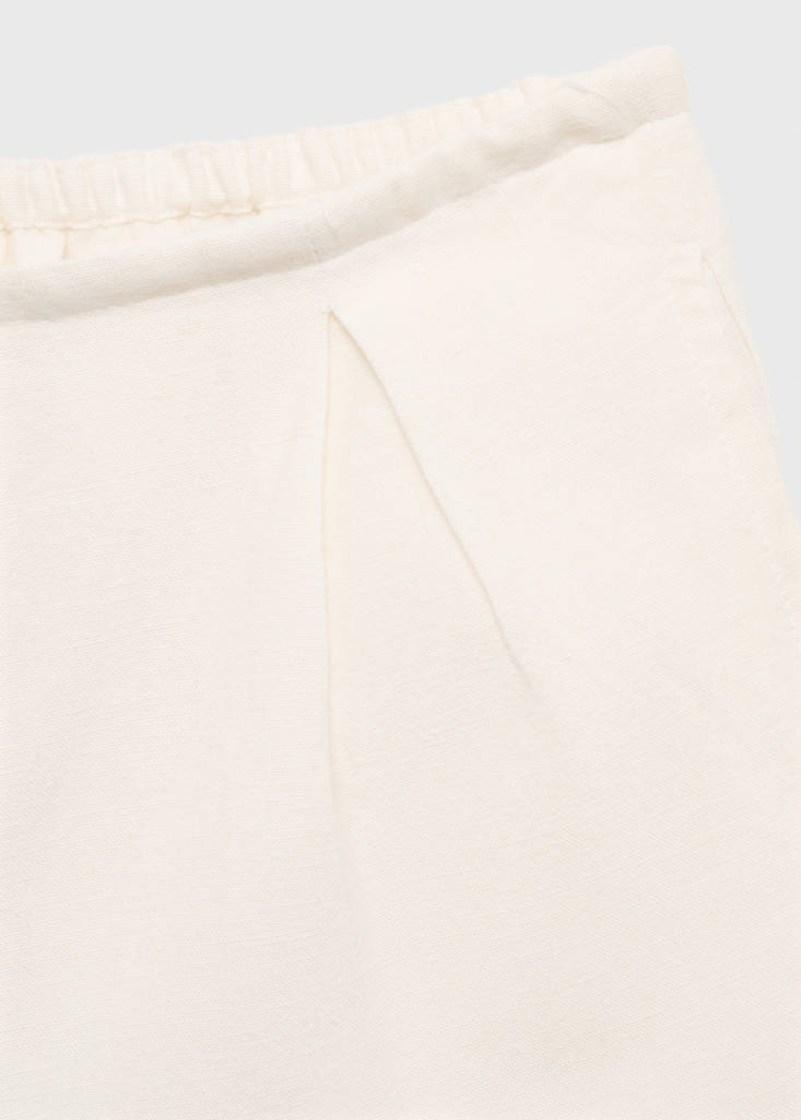 Linen shorts — White
