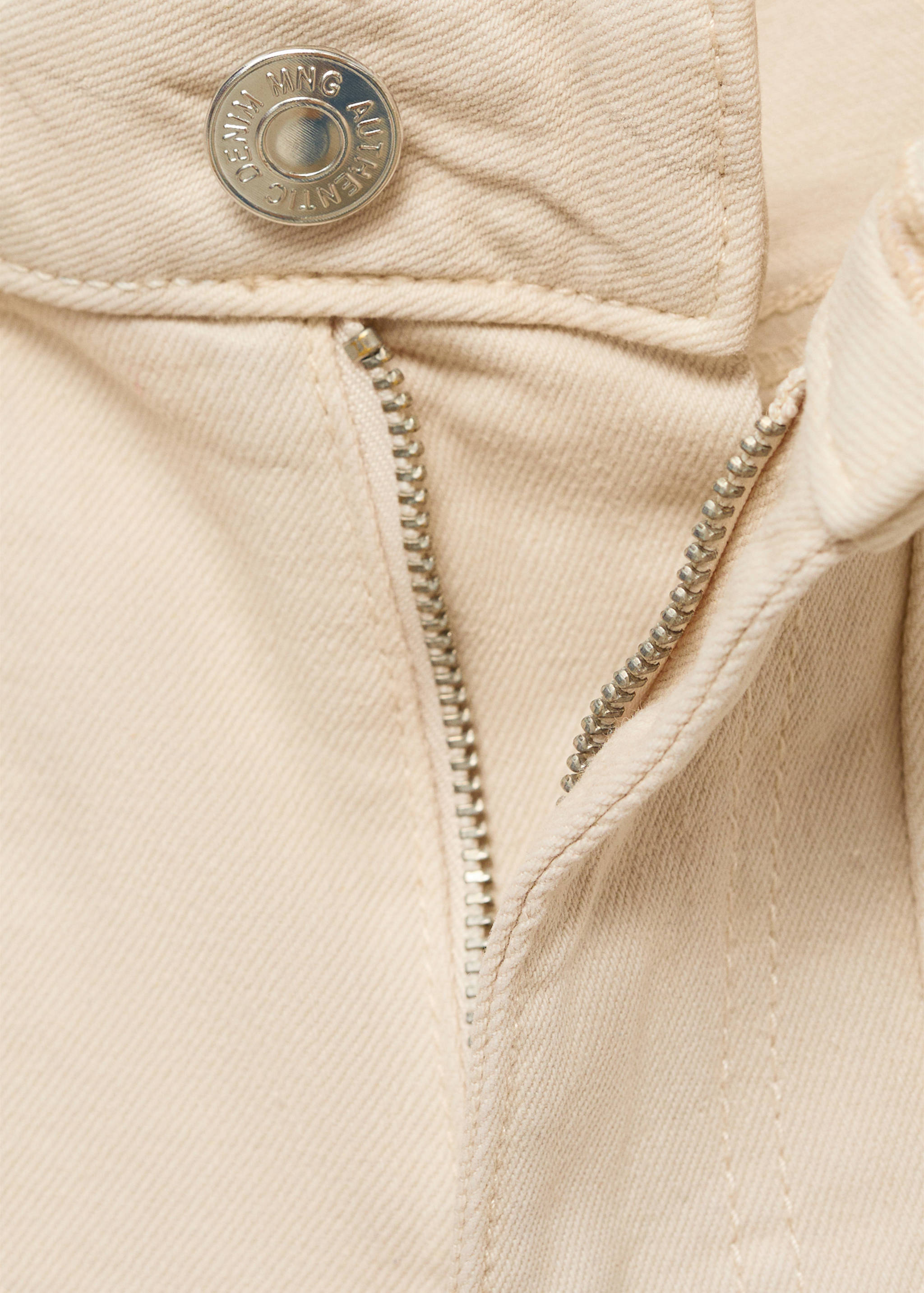 Denim shorts with pockets - Details of the article 0