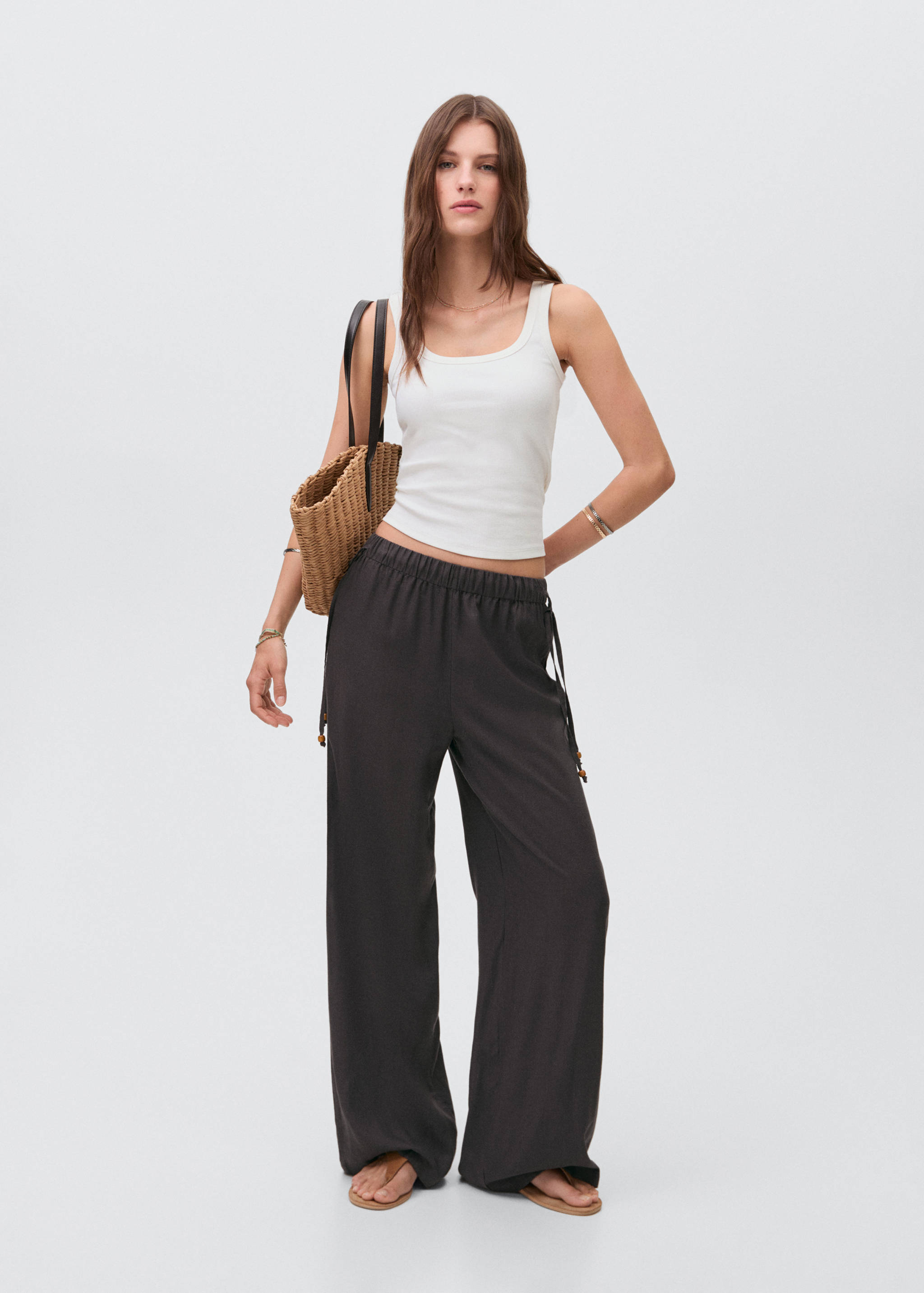 Long linen trousers - General plane