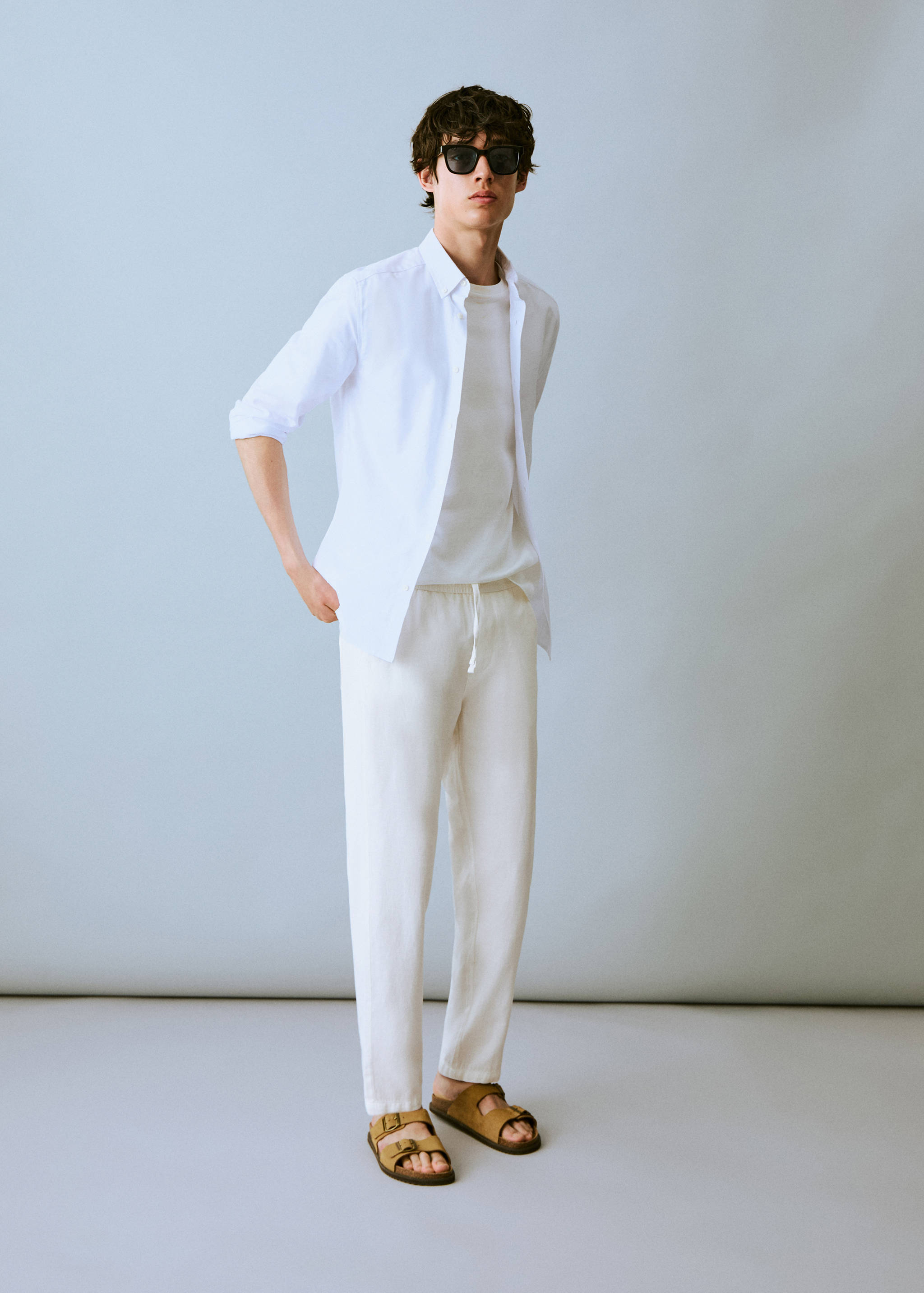 Linen jogger trousers - General plane