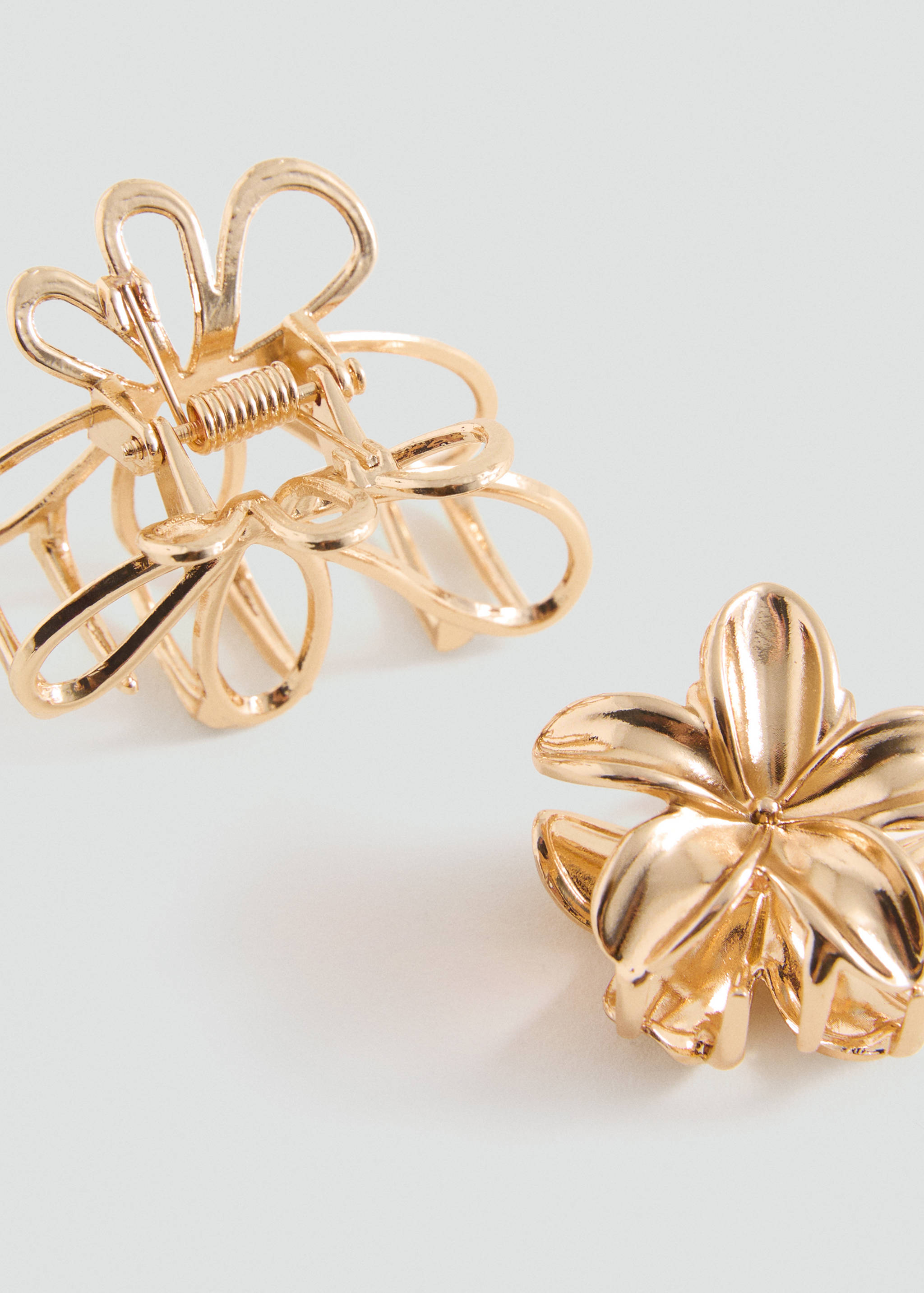 Set 2 pinces à cheveux - Plan moyen