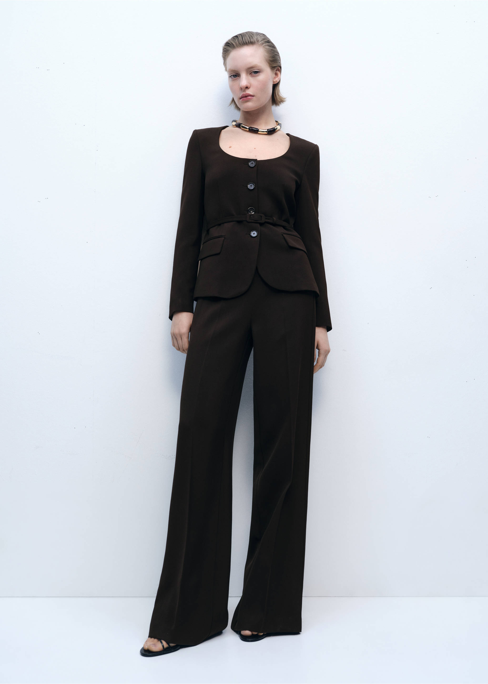 Blazer traje cinturón - Plano general, Chocolate. Ref: 87026374-00.